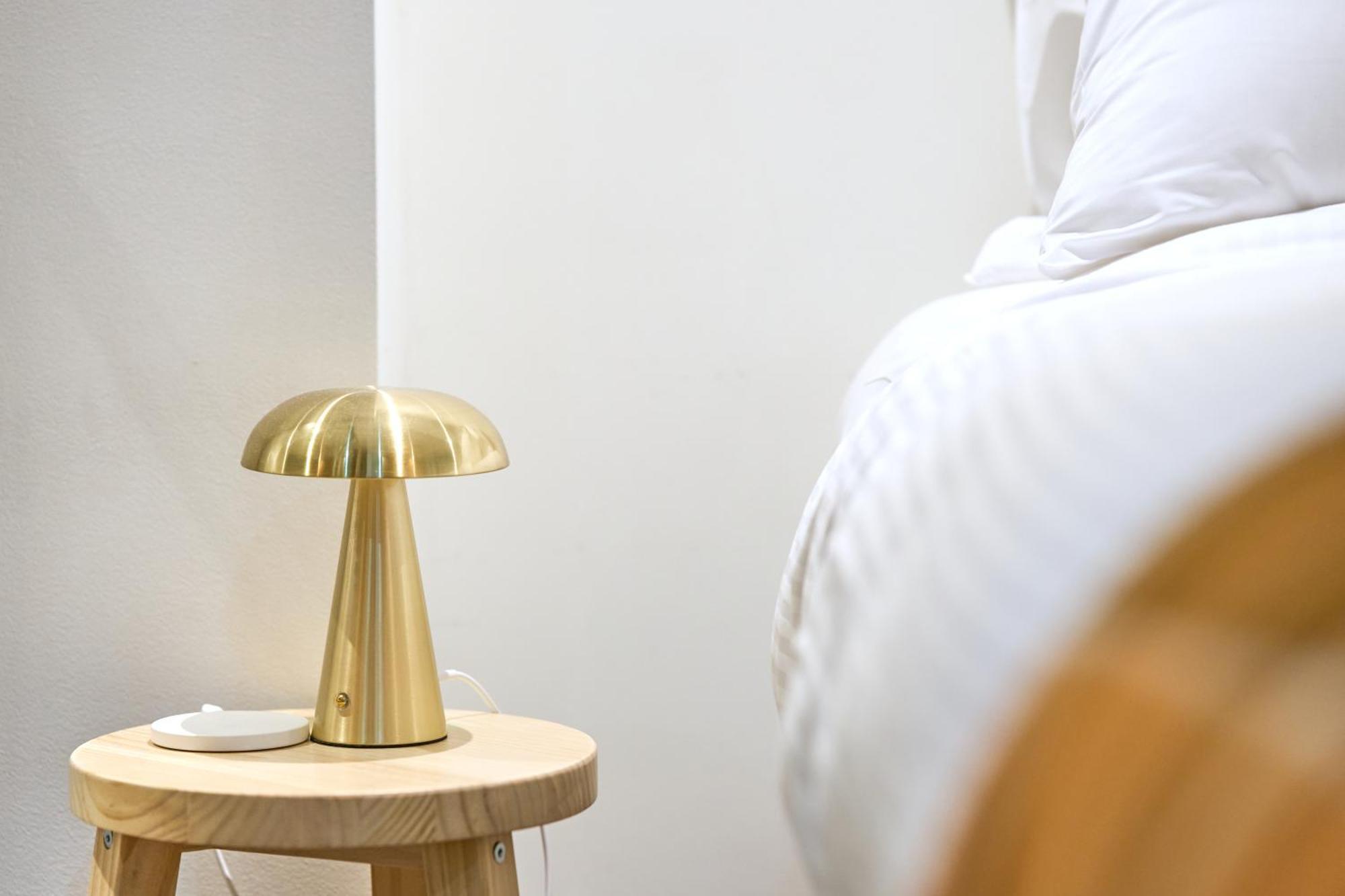 Heritage Hideaway - Refurbished Flinders St Gem Apartment *