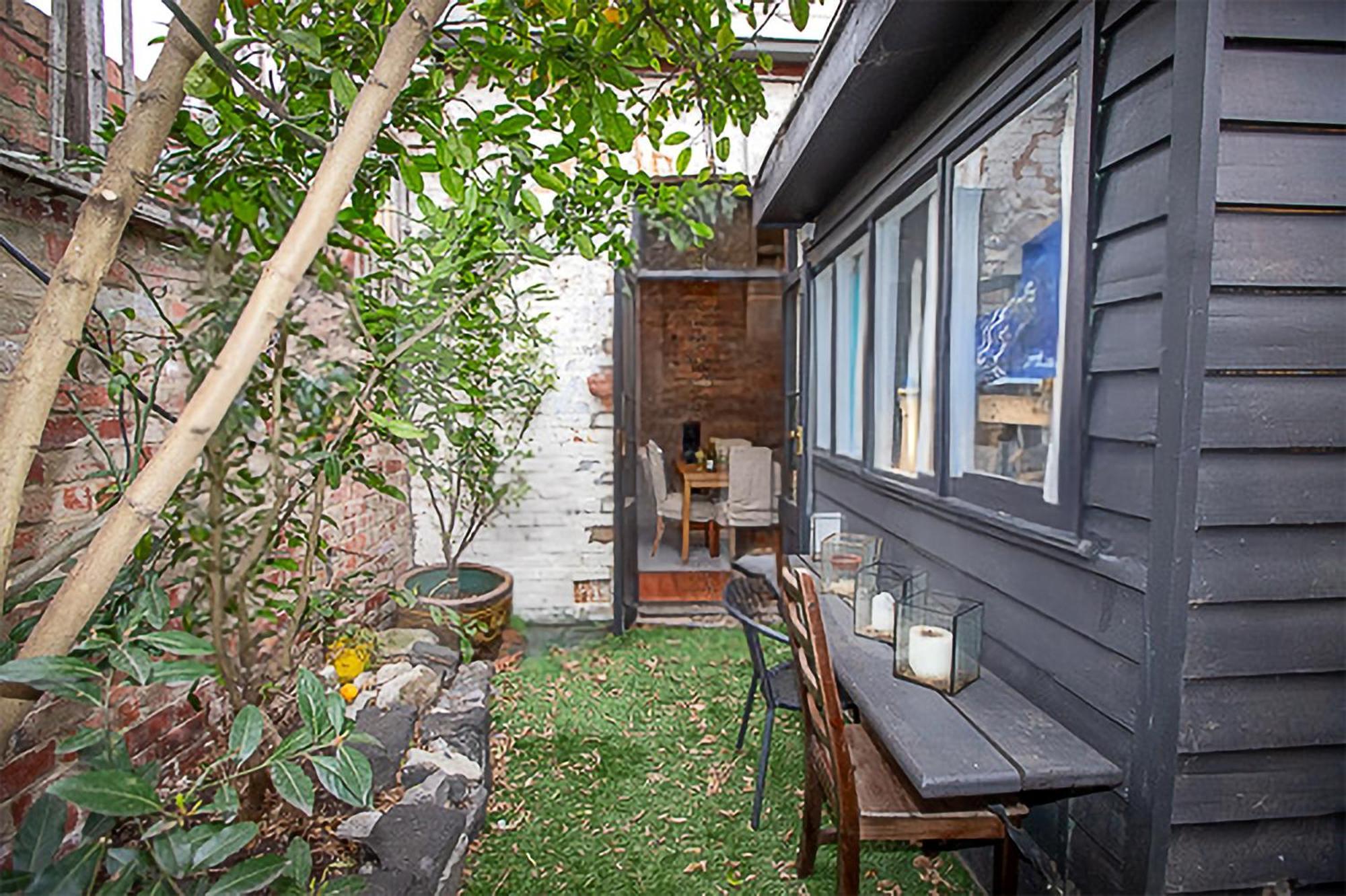 Fitzroy- Private 2-4 Guest #guesthouse #ausgp #directtram #f1 * Melbourne