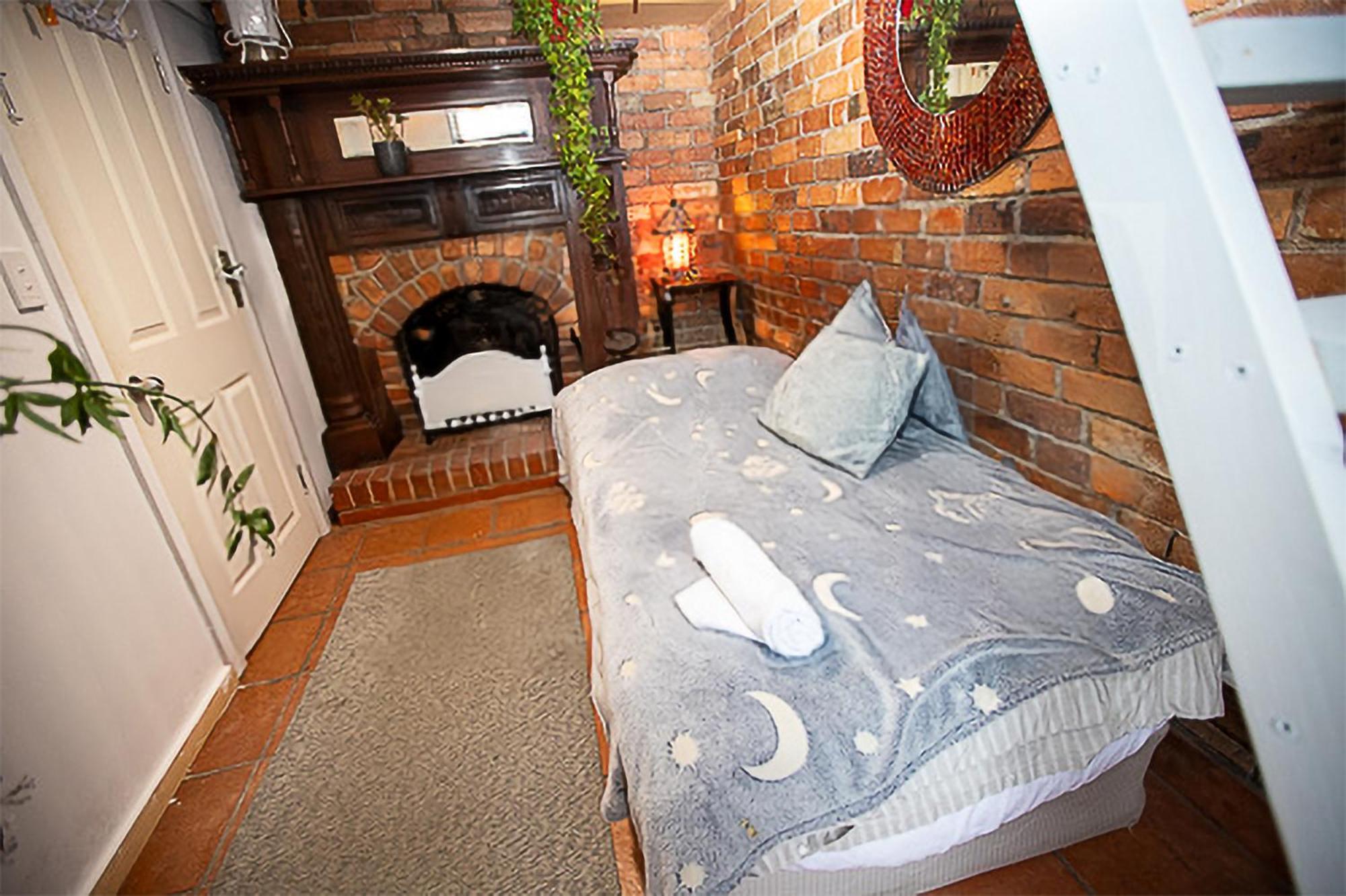 Fitzroy- Private 2-4 Guest #guesthouse #ausgp #directtram #f1