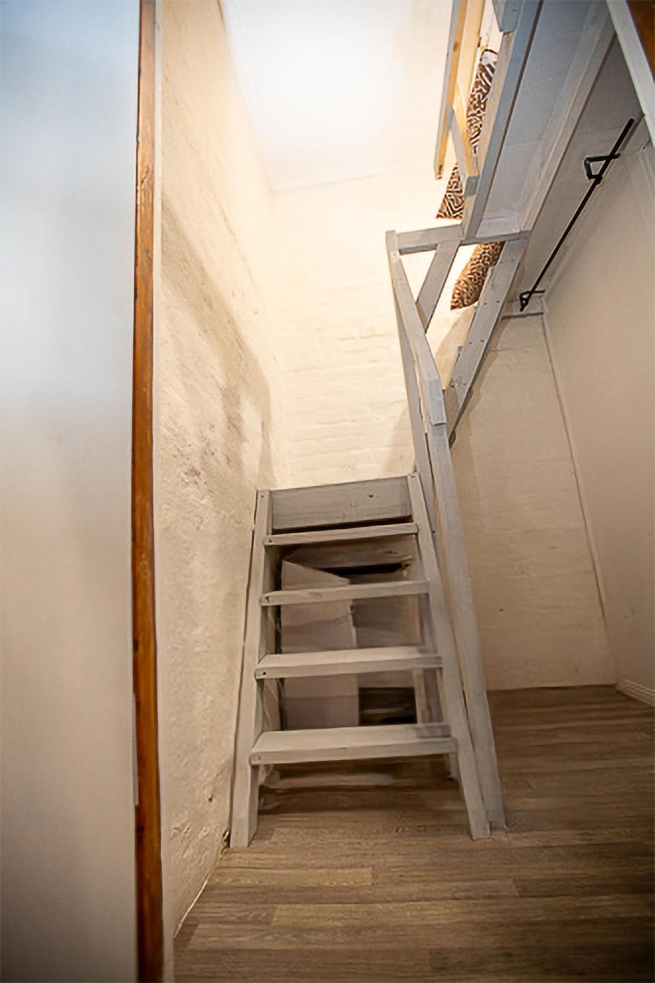 Holiday home Fitzroy- Private 2-4 Guest #guesthouse #ausgp #directtram #f1