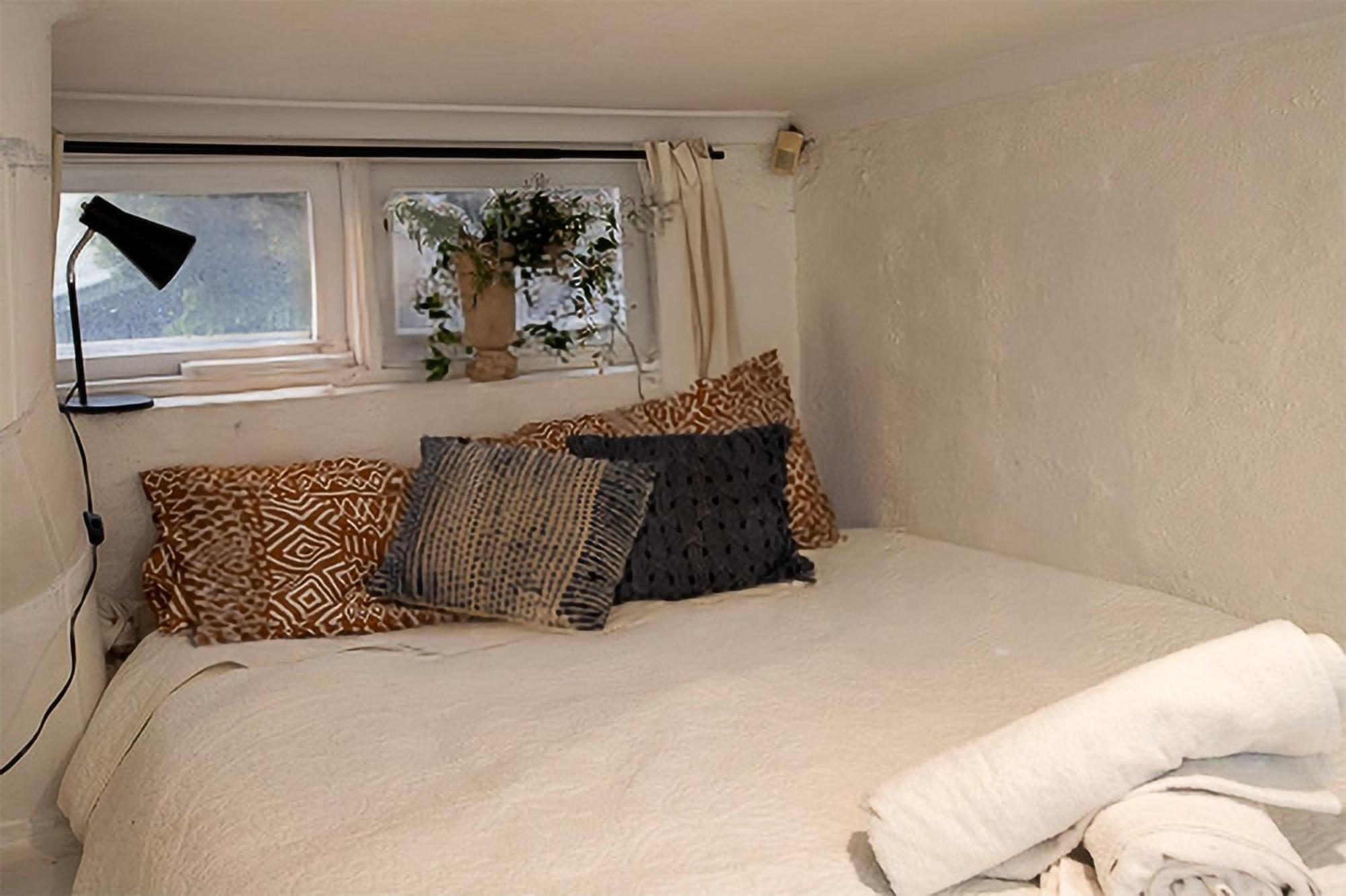Holiday home Fitzroy- Private 2-4 Guest #guesthouse #ausgp #directtram #f1