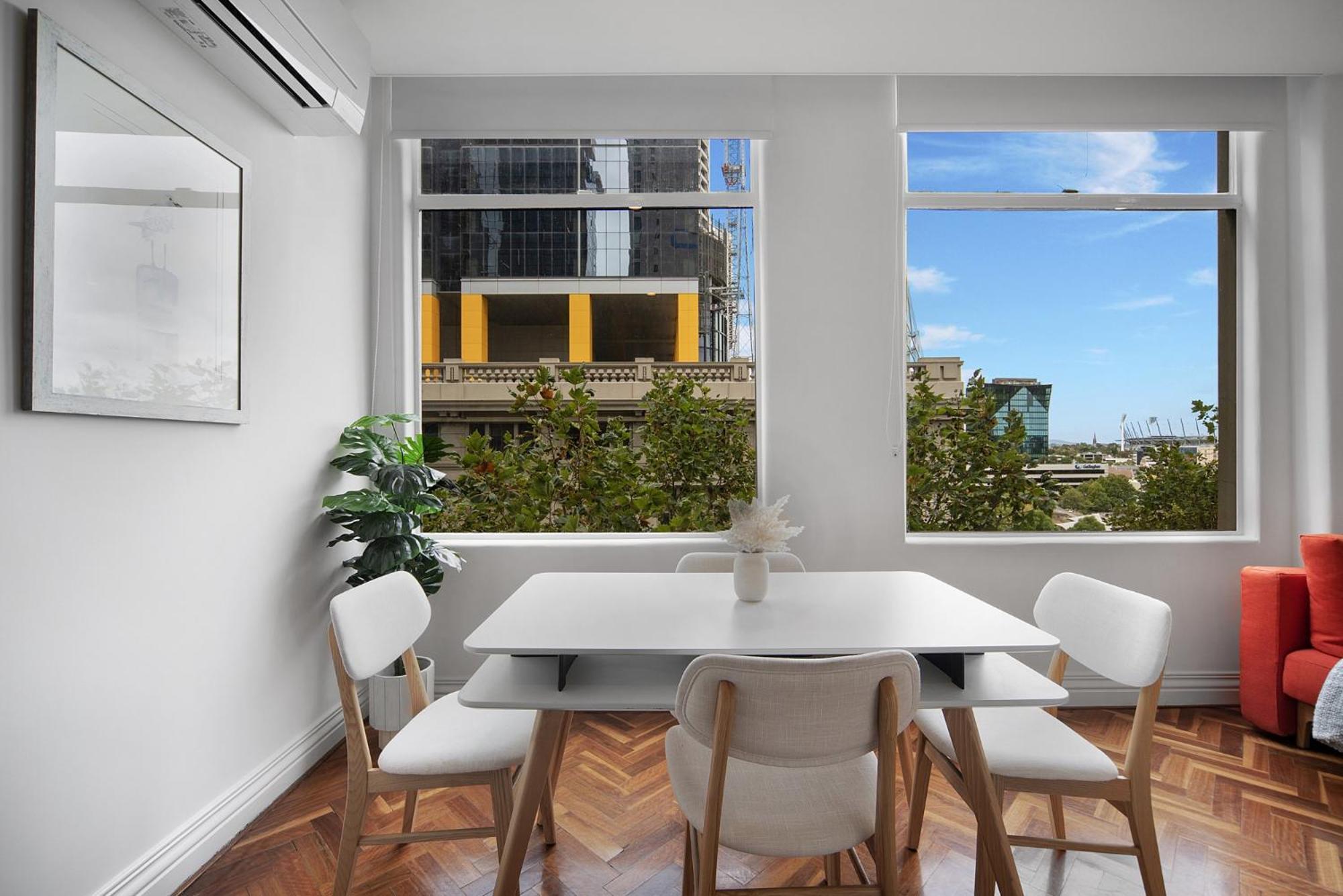 Chic 1-bed In The Heart Of Apartment *