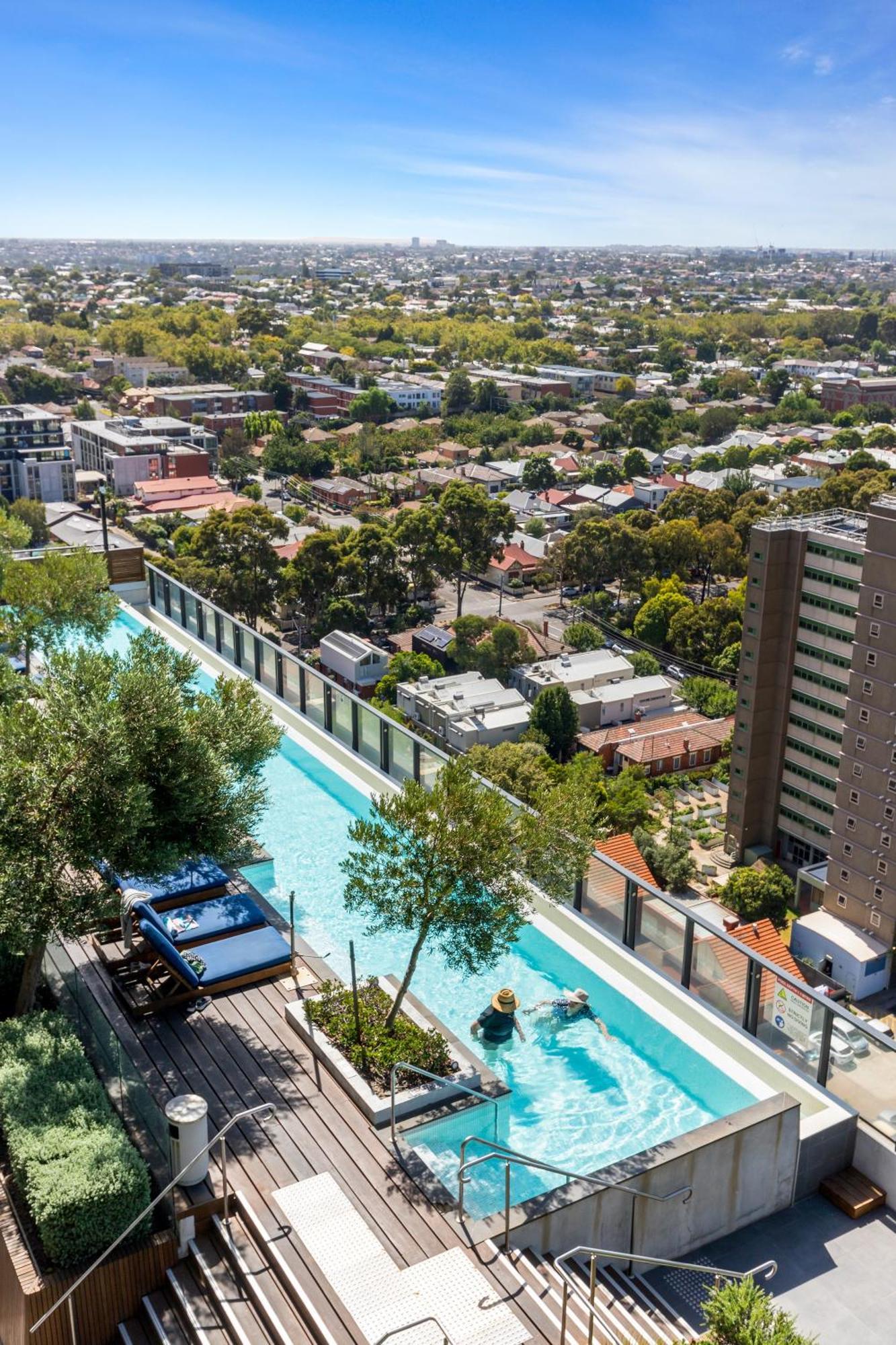 Elegant Inner-west 2-bed With Views & Pool Apartamento Melbourne