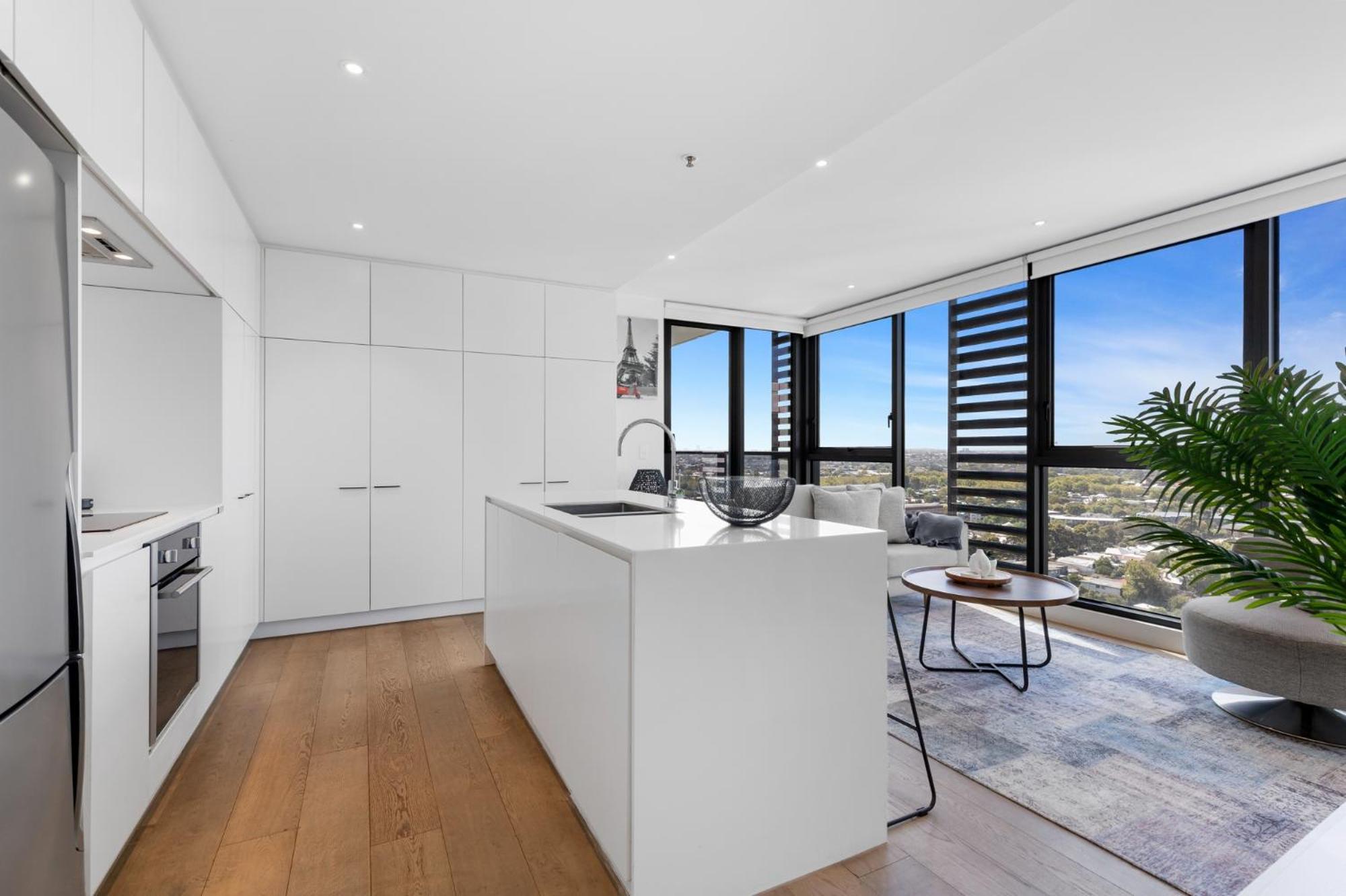 Elegant Inner-west 2-bed With Views & Pool