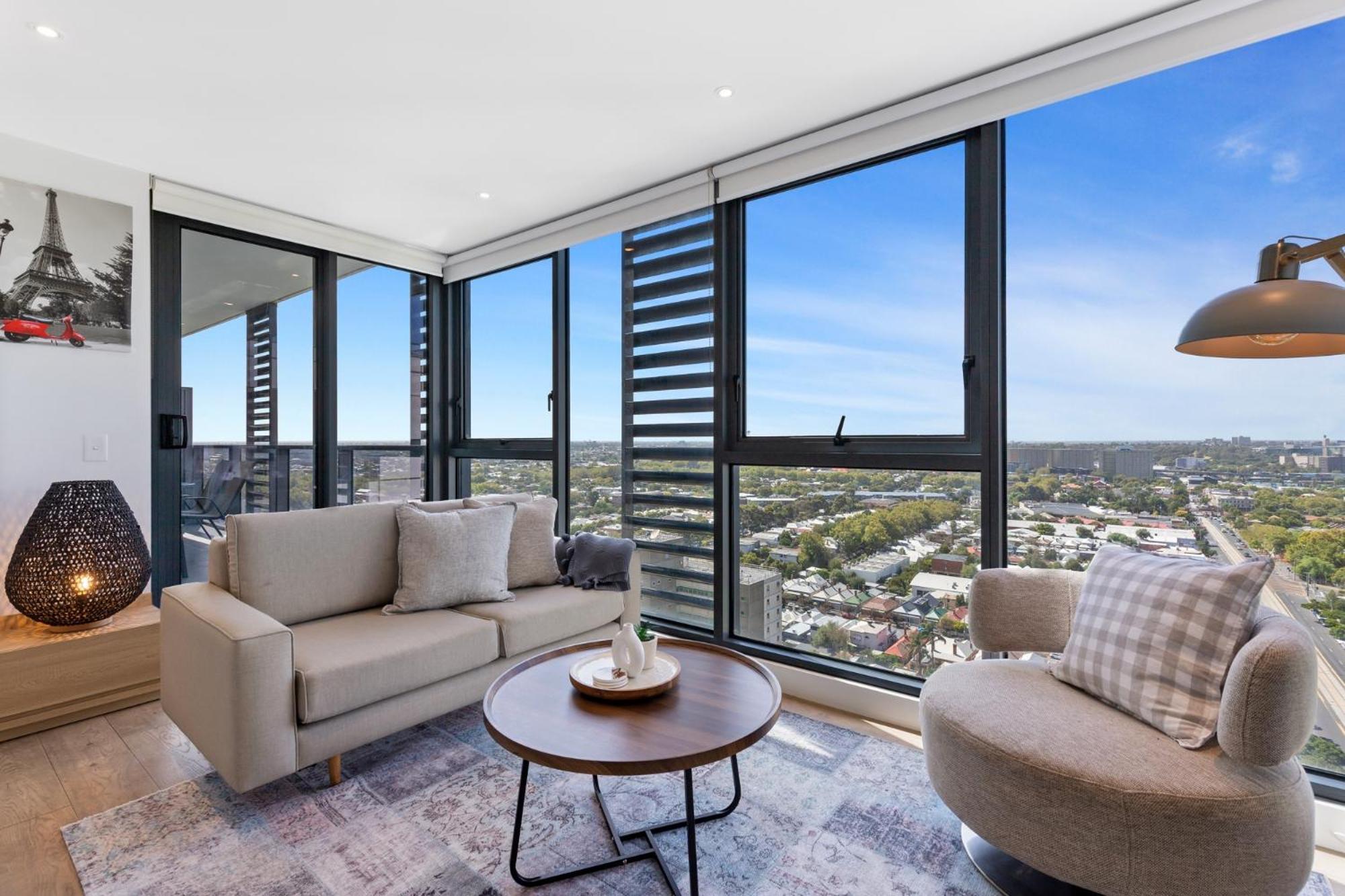 Apartment Elegant Inner-west 2-bed With Views & Pool