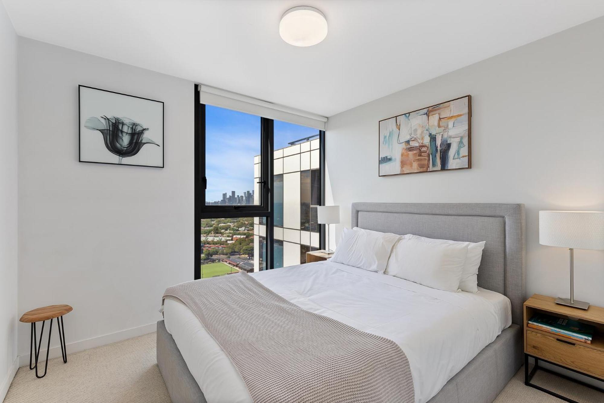 Elegant Inner-west 2-bed With Views & Pool * Melbourne