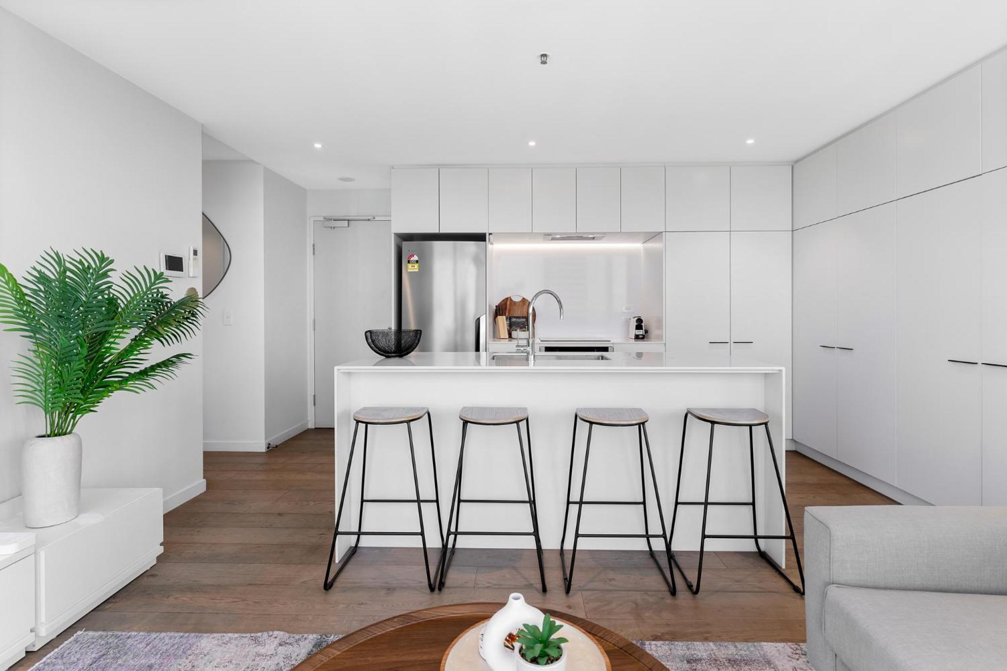 Elegant Inner-west 2-bed With Views & Pool Apartment