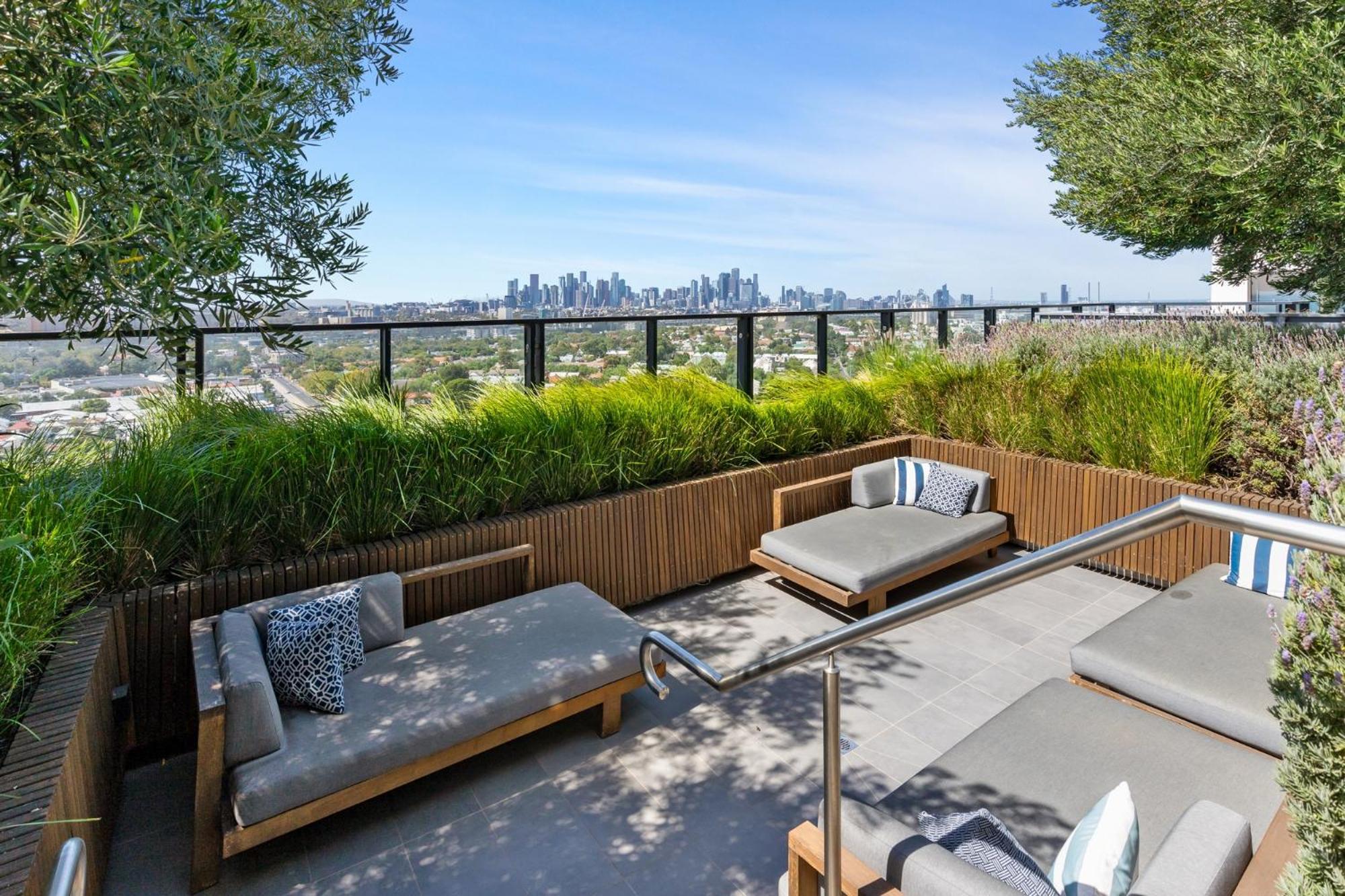 Elegant Inner-west 2-bed With Views & Pool Melbourne
