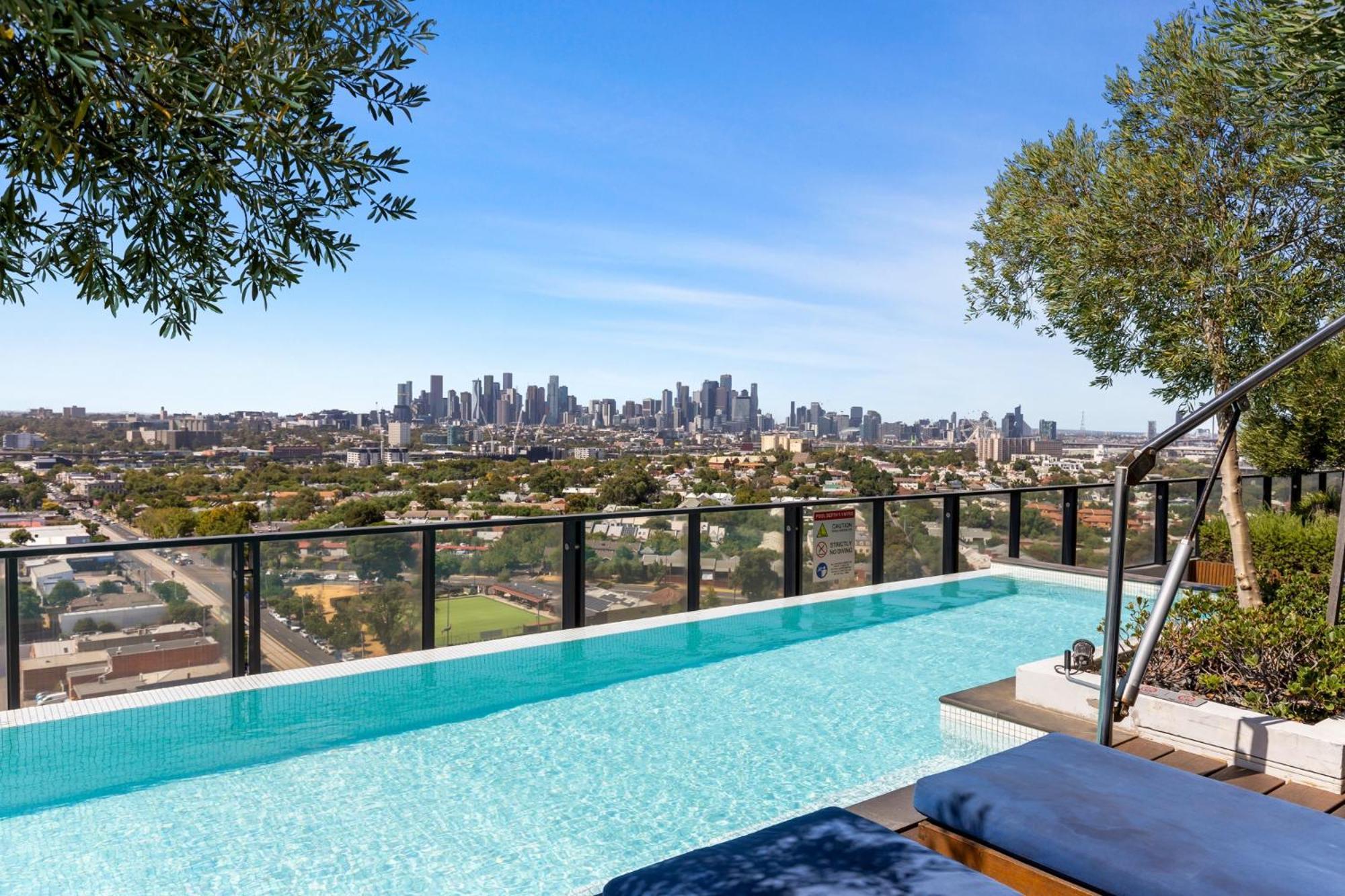 Elegant Inner-west 2-bed With Views & Pool Apartment Melbourne
