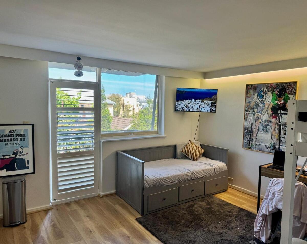 Beach-chic With Rooftop In Heart Of St Kilda Apartment *