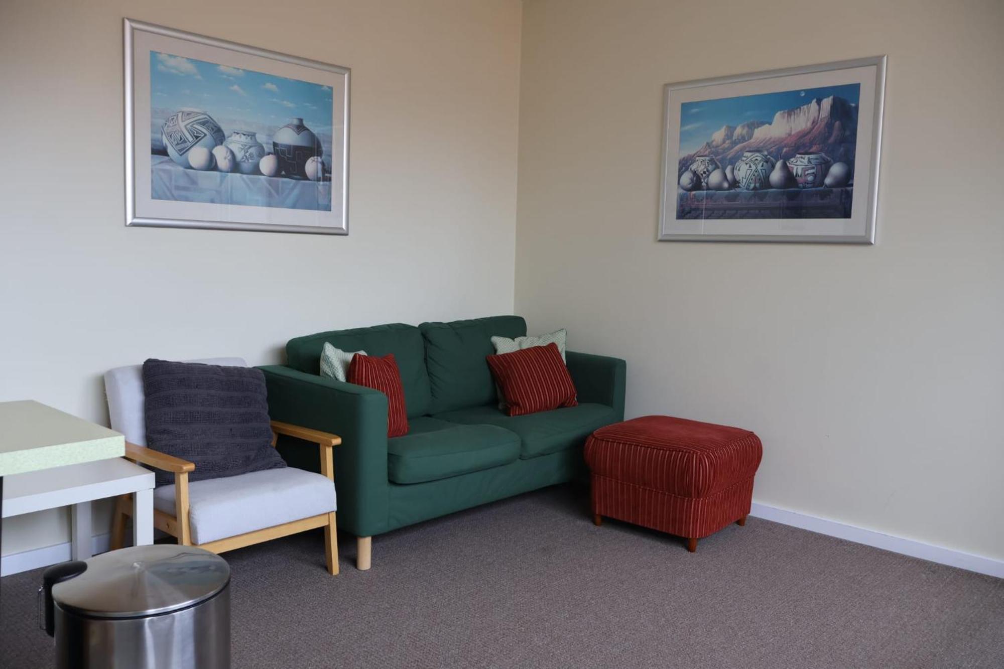 Cozy North Apartmentcozy North Apartment, Close To Transport, Hospitals & Parks Apartment