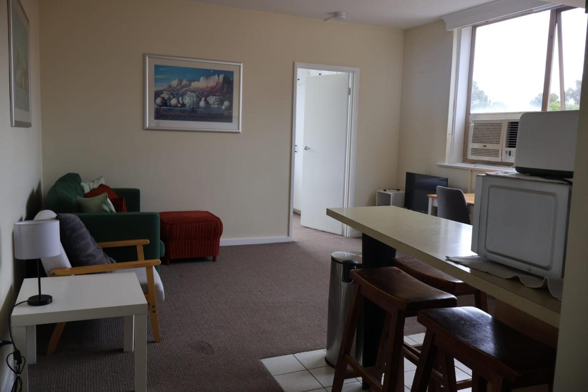 Apartment Cozy North Apartmentcozy North Apartment, Close To Transport, Hospitals & Parks Melbourne