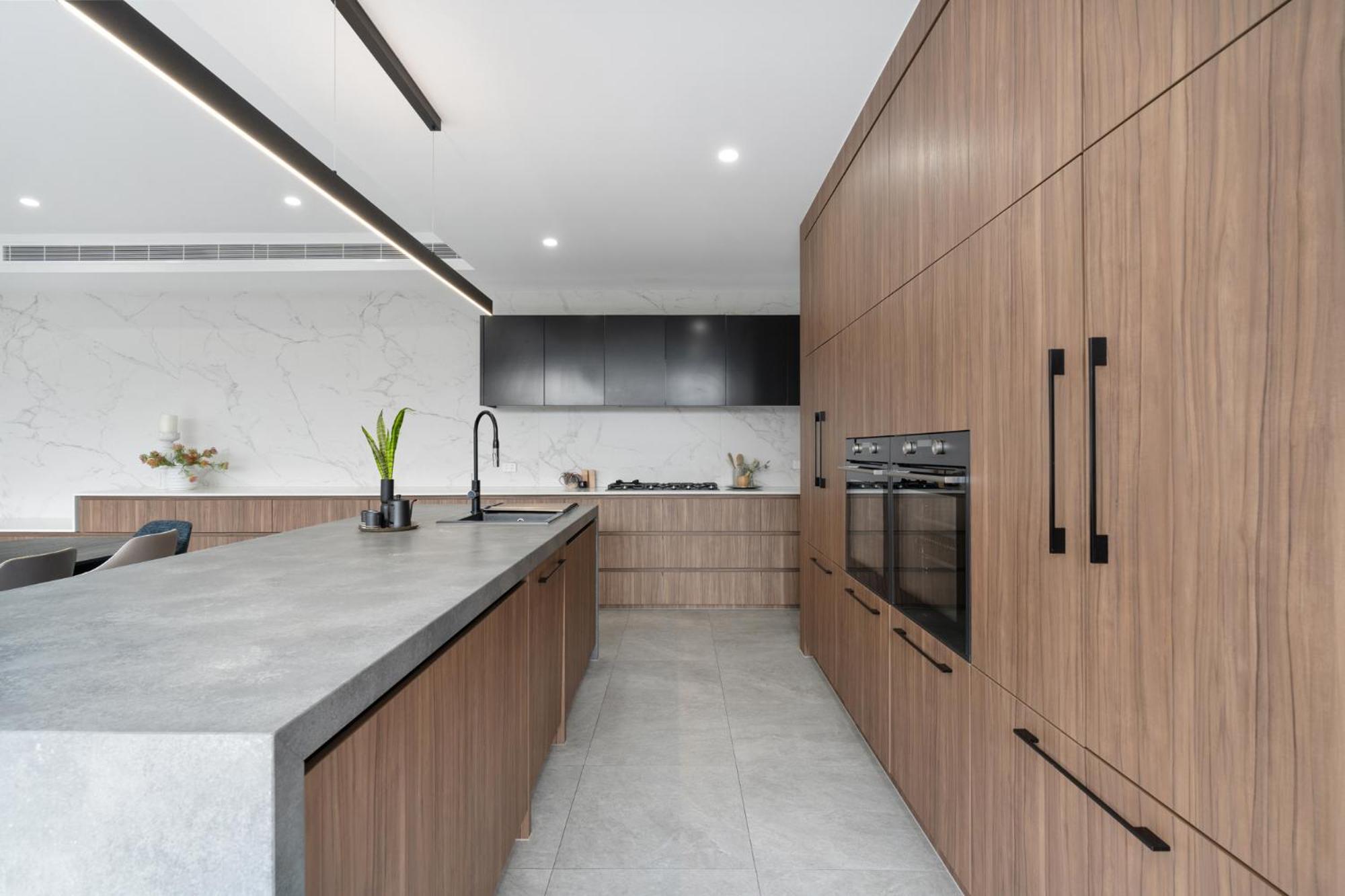 5 Ensuite Luxury House Balwyn North