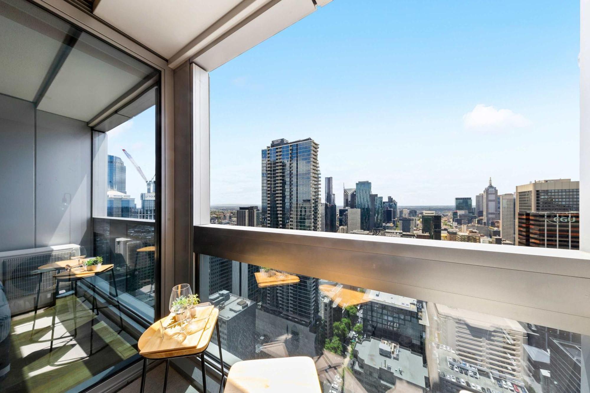 Apartment Cozy 2br Steps From Southern Cross Views