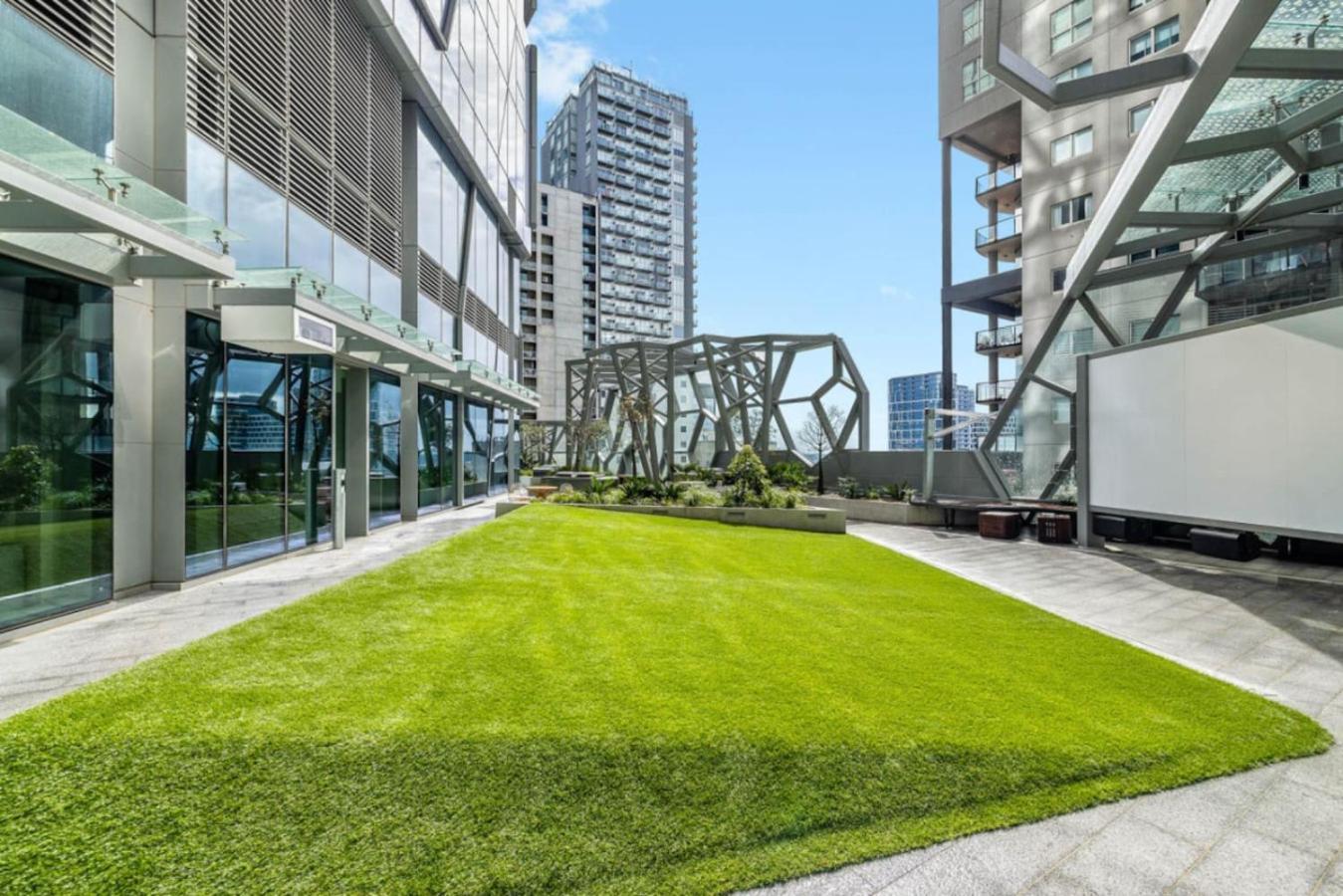 Wonderful Westside Place Apartment *