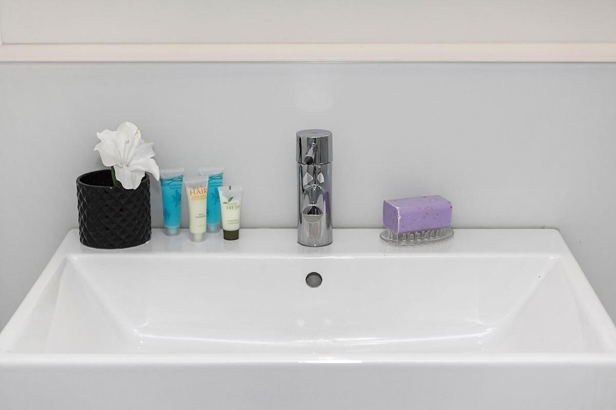 Heart Of Windsor By Ready Set Host Apartment *