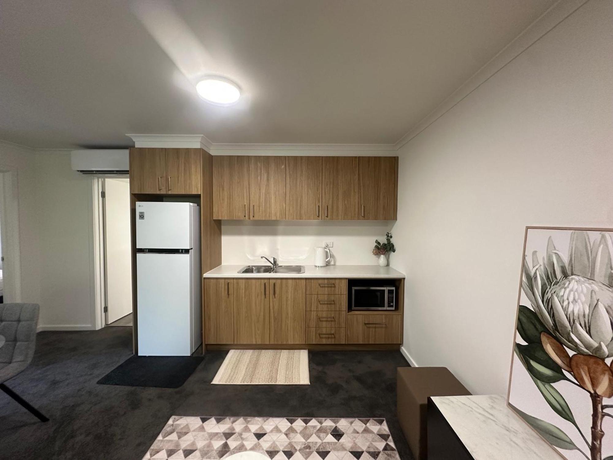 Elizabethan Lodge Melbourne