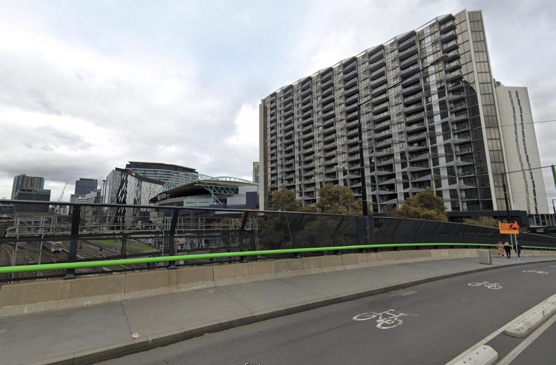 Rooftop Pool 2br At Marvel Stadium With Free Parking Apartment