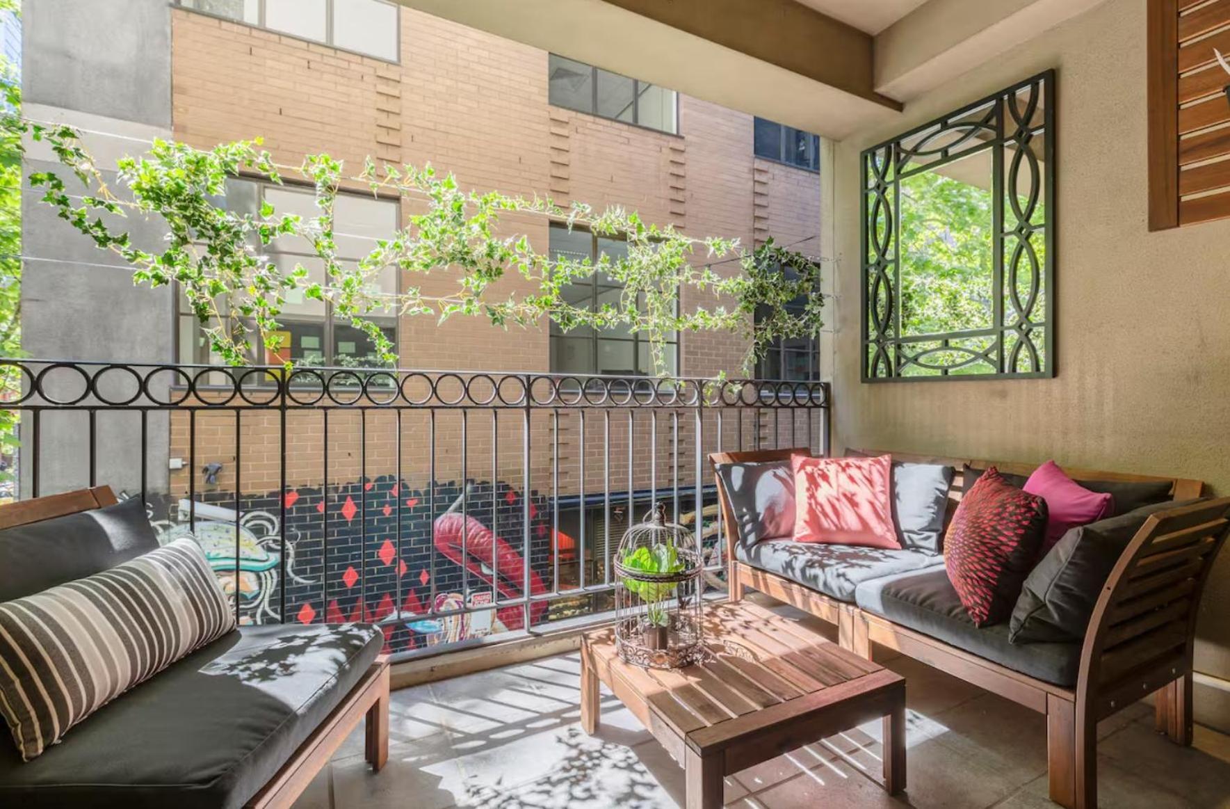 Cbd Boutique 2br With Terrace Apartment