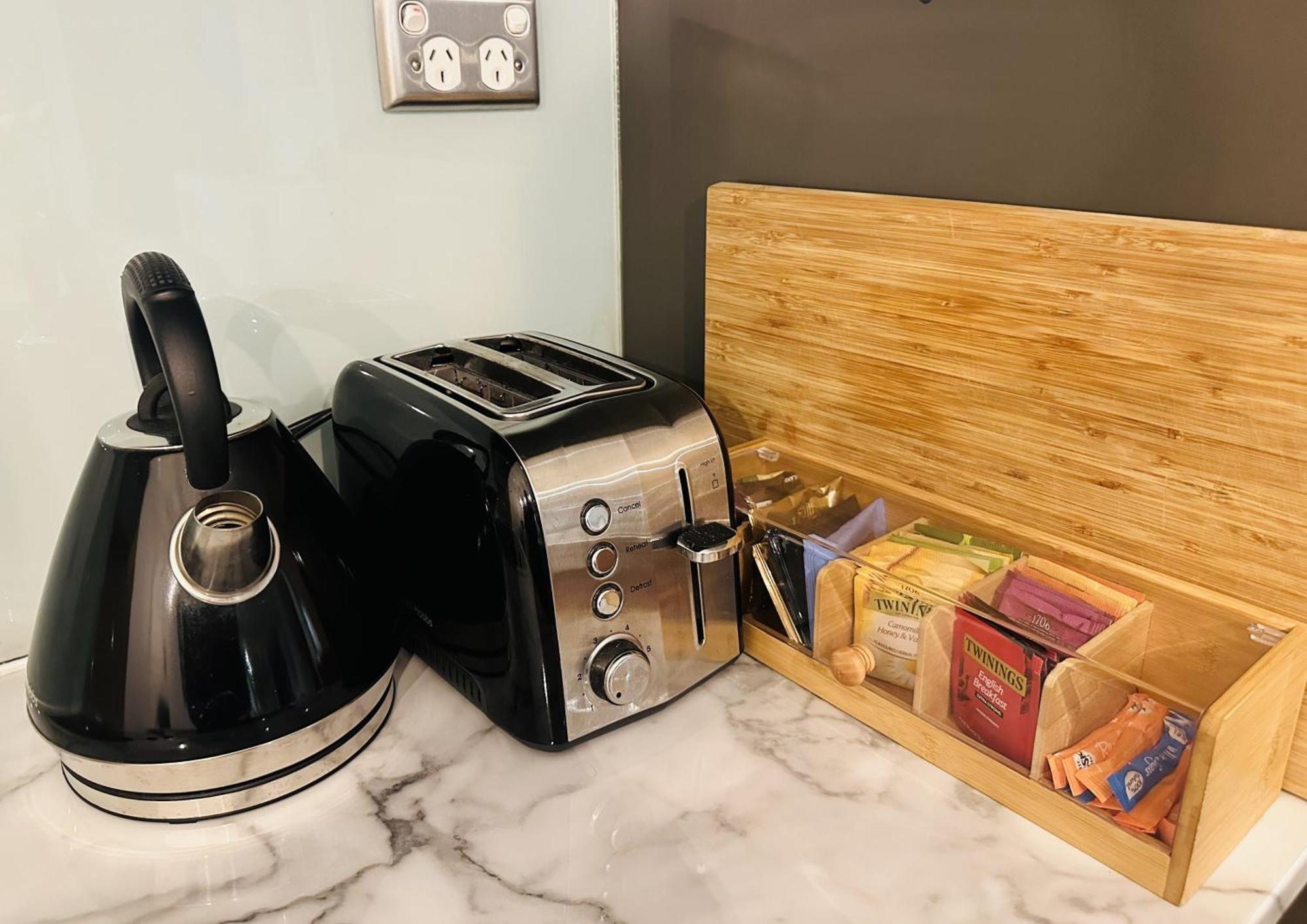 Cbd Boutique 2br With Terrace Apartment *