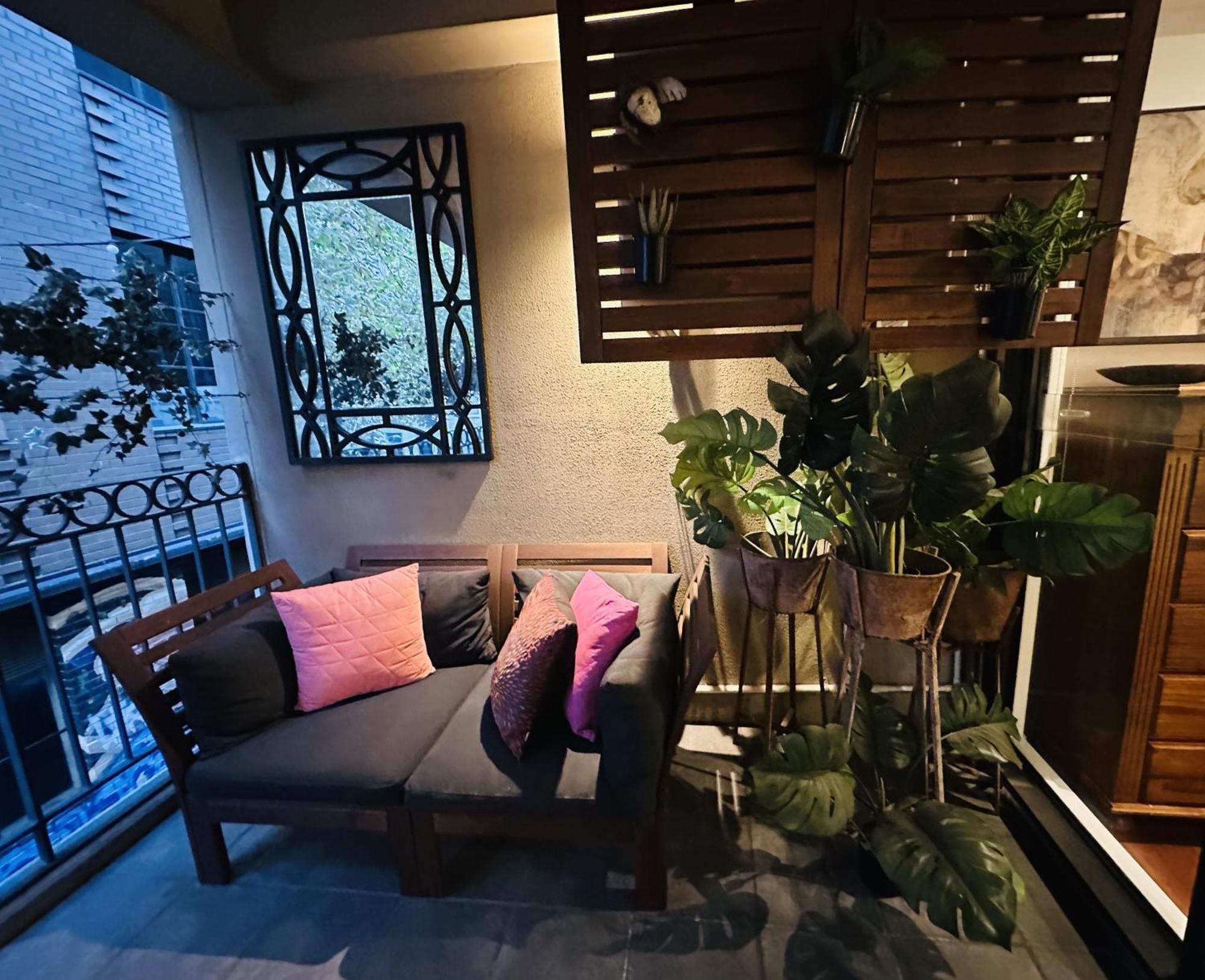 Cbd Boutique 2br With Terrace Apartment *