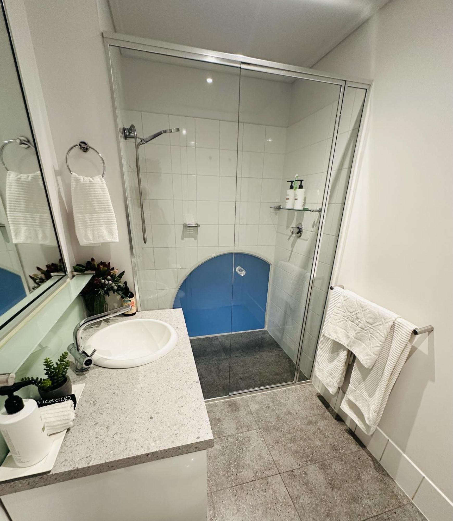 Cbd Boutique 2br With Terrace Apartment