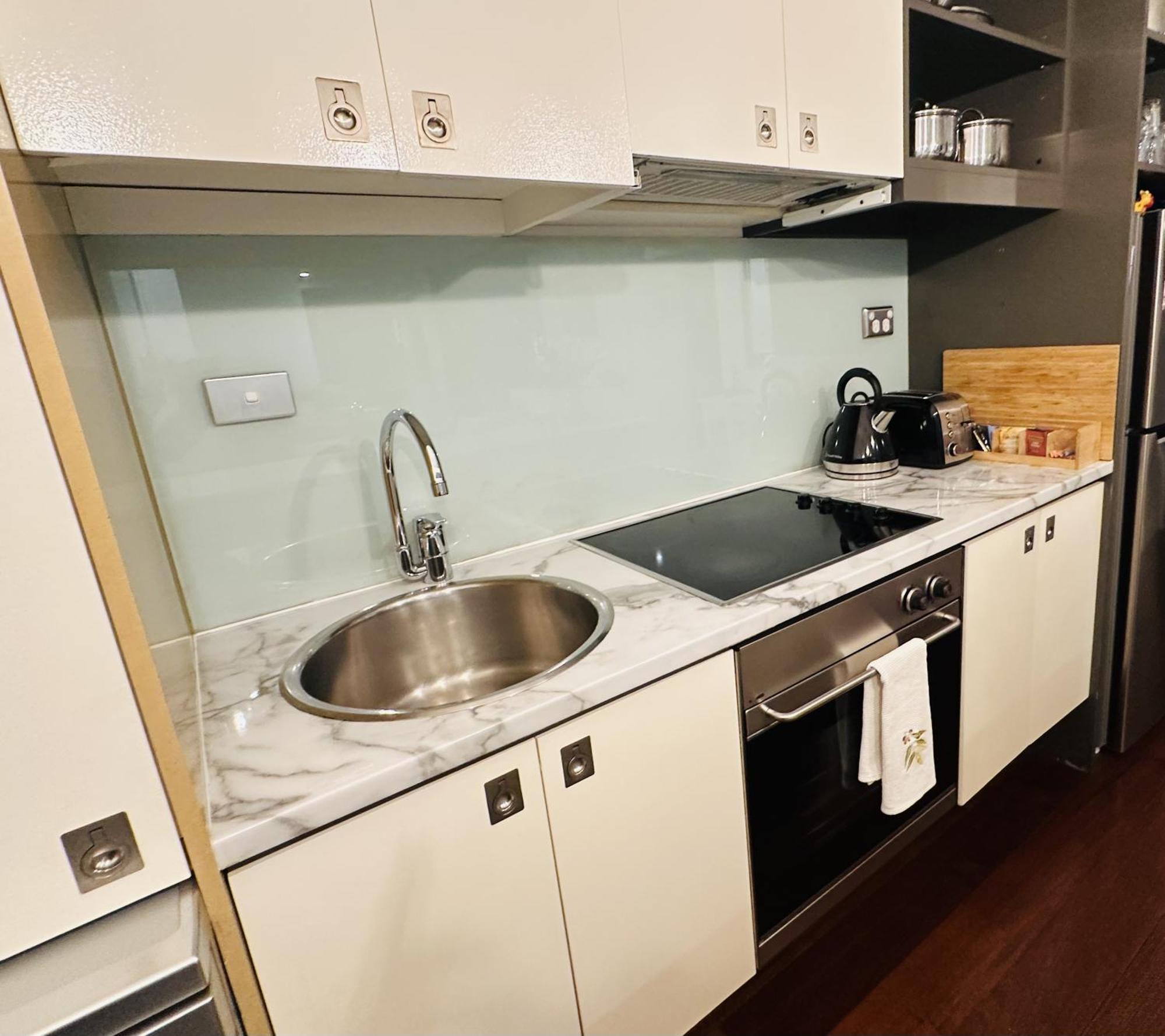 Apartment Cbd Boutique 2br With Terrace Melbourne