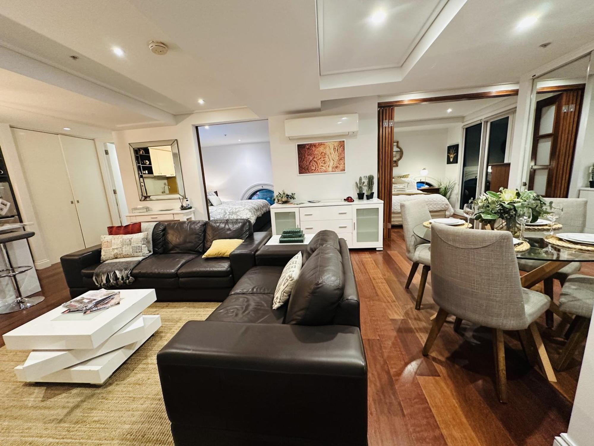 Cbd Boutique 2br With Terrace Apartment *