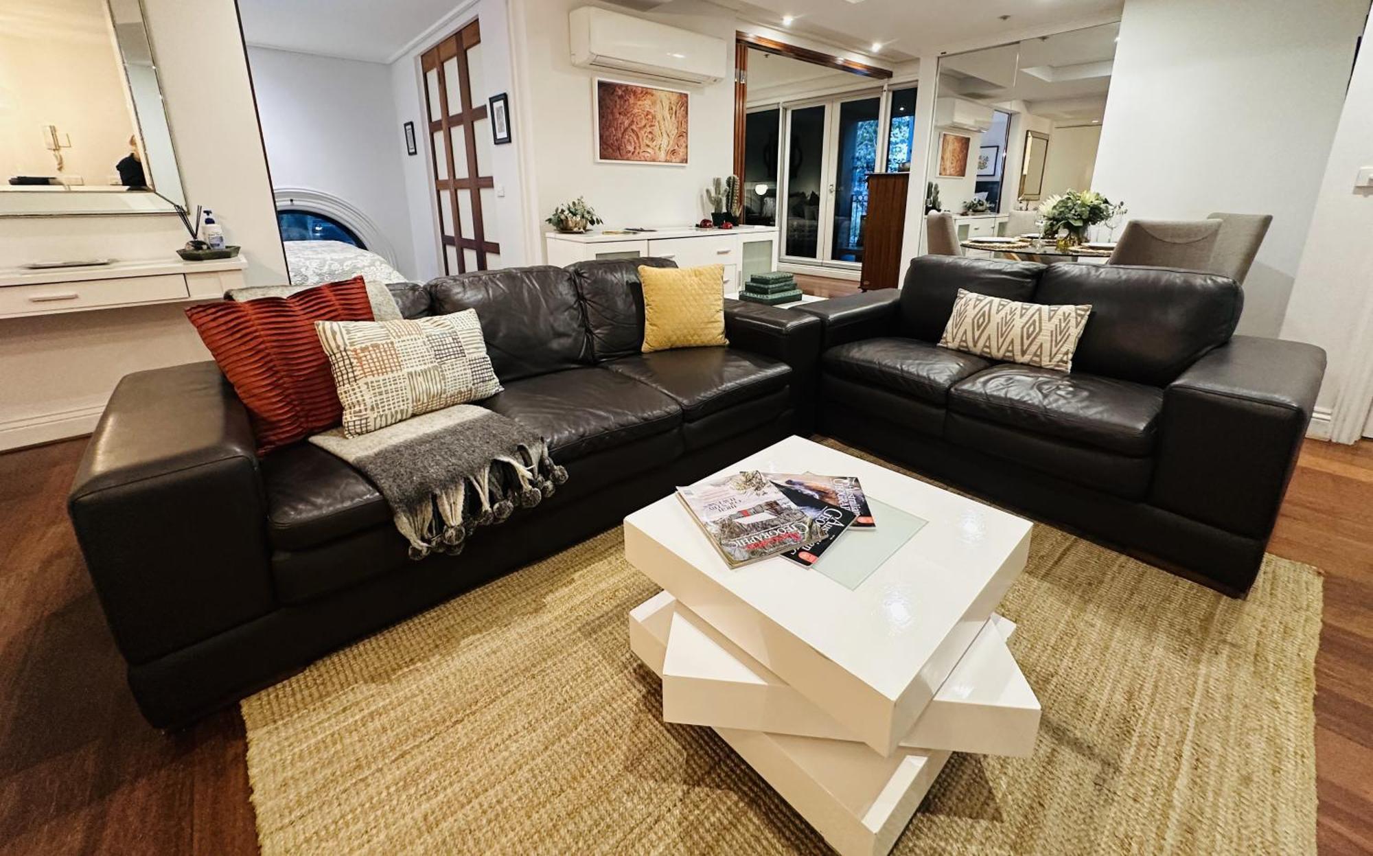 Cbd Boutique 2br With Terrace Apartment *