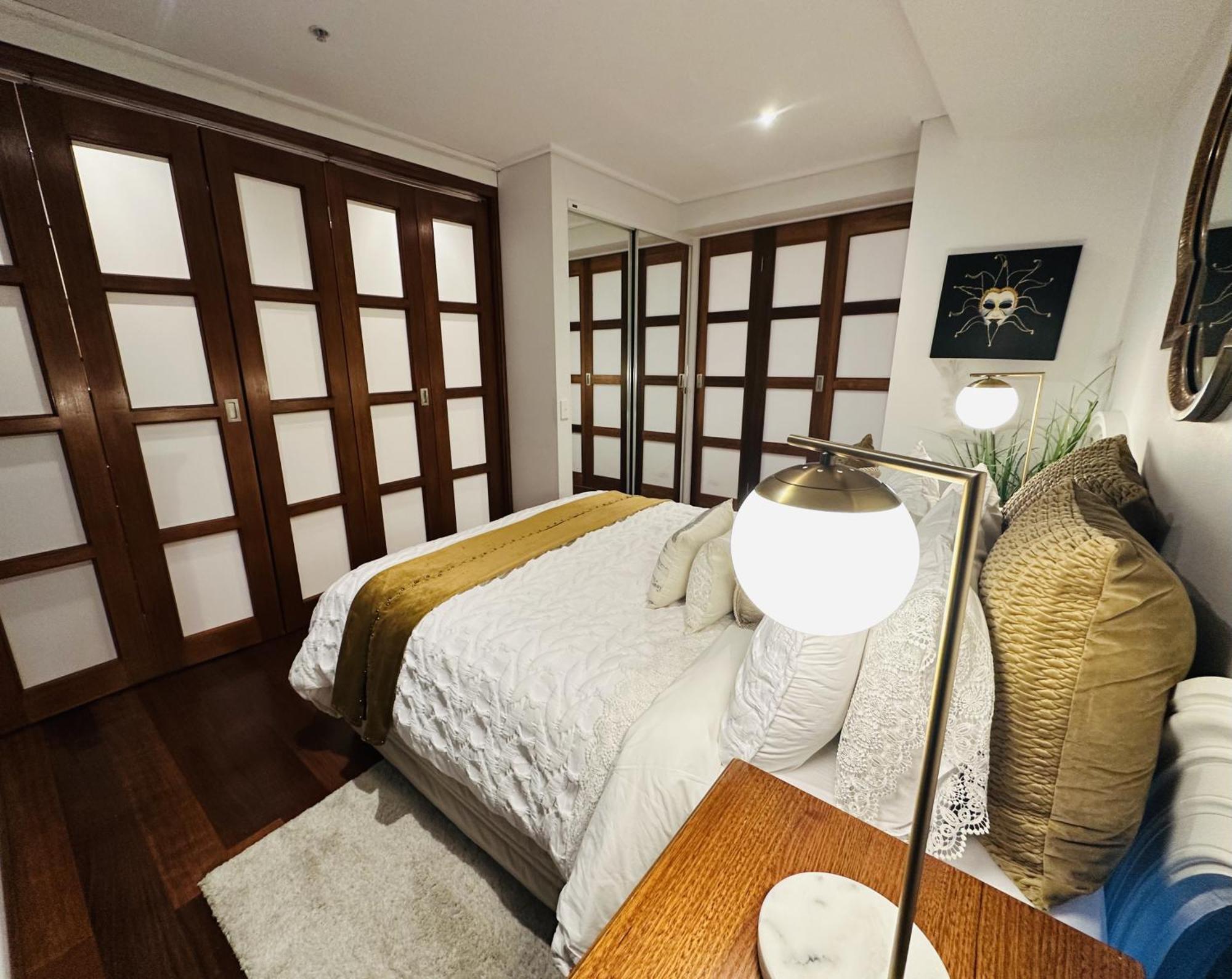 Cbd Boutique 2br With Terrace Melbourne