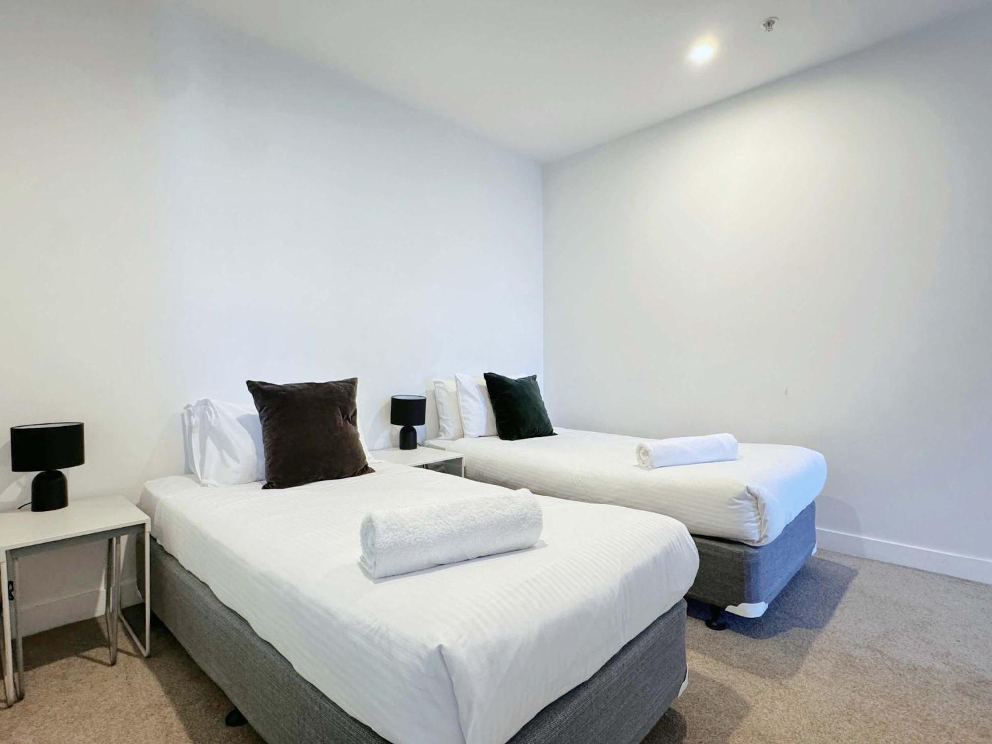 Cozy 2br Steps From Southern Cross Views