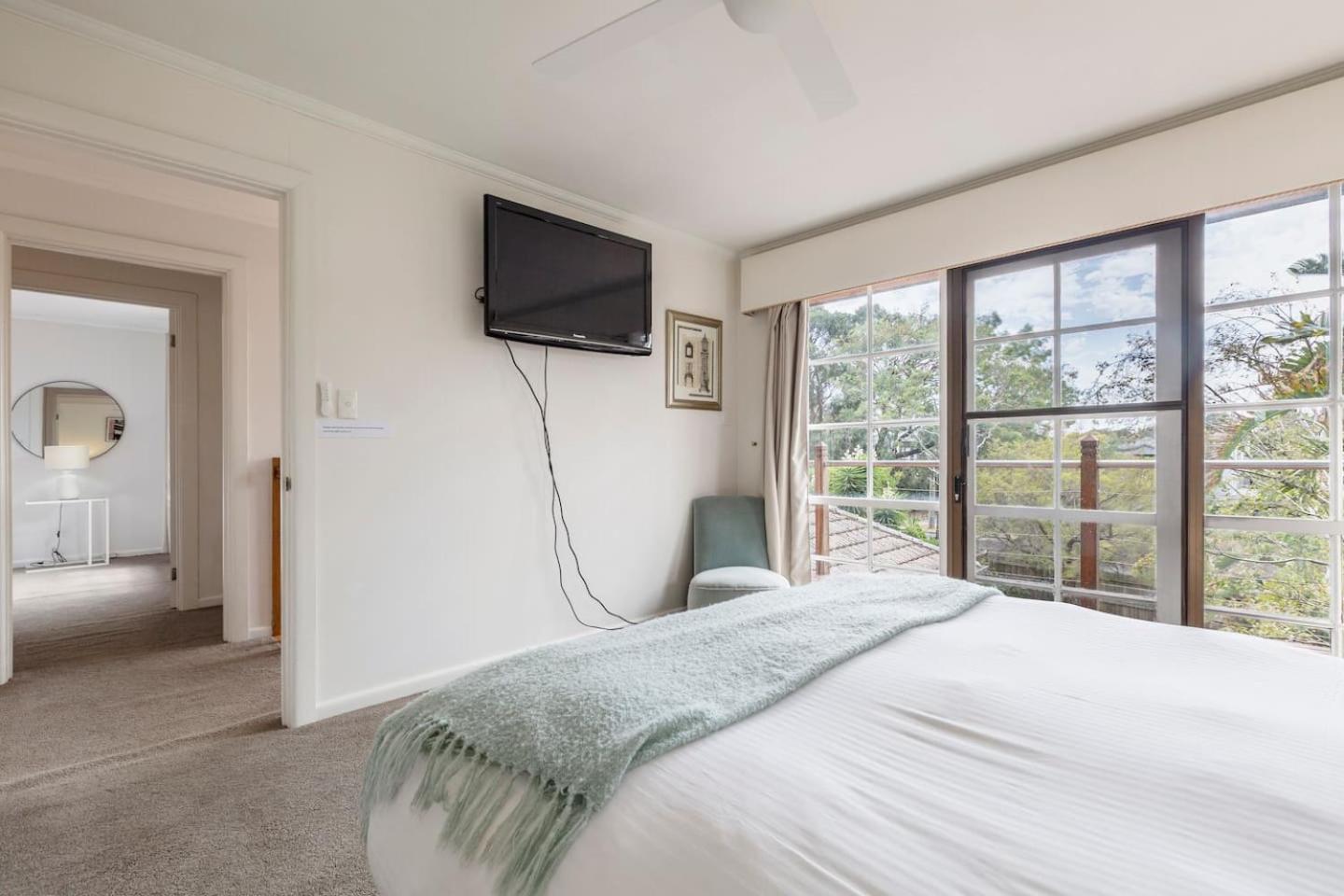 The Sylvan - Timeless Elegance Near Brighton Holiday home