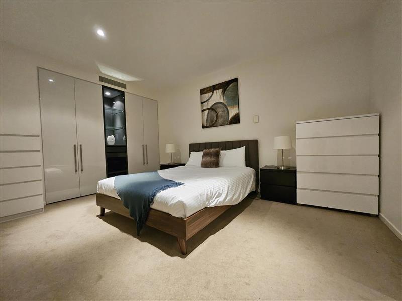 Apartment Level 50 With Skyline Views