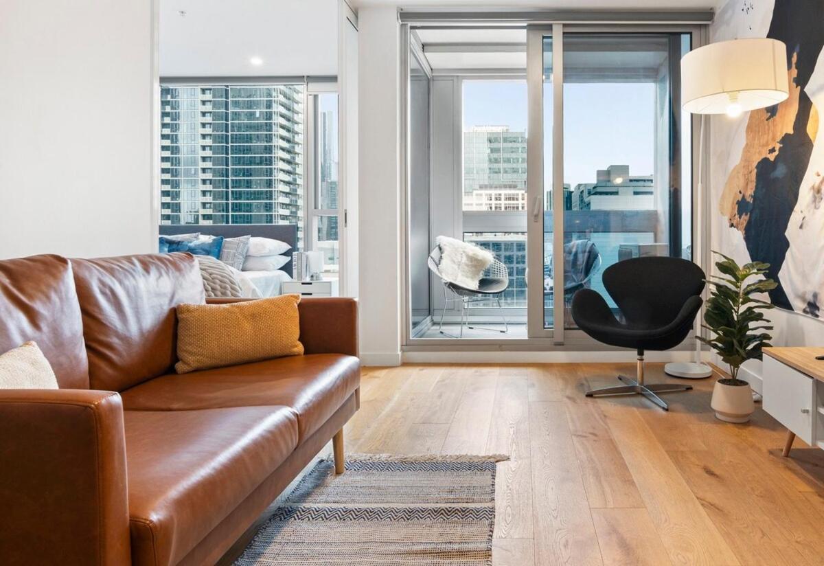 Modern 2br Cbd Stunning Views & Pool *