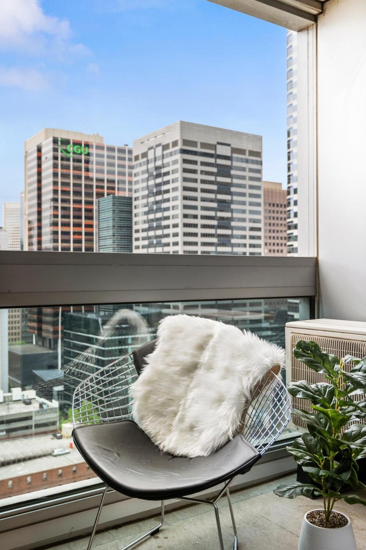 Apartment Modern 2br Cbd Stunning Views & Pool *