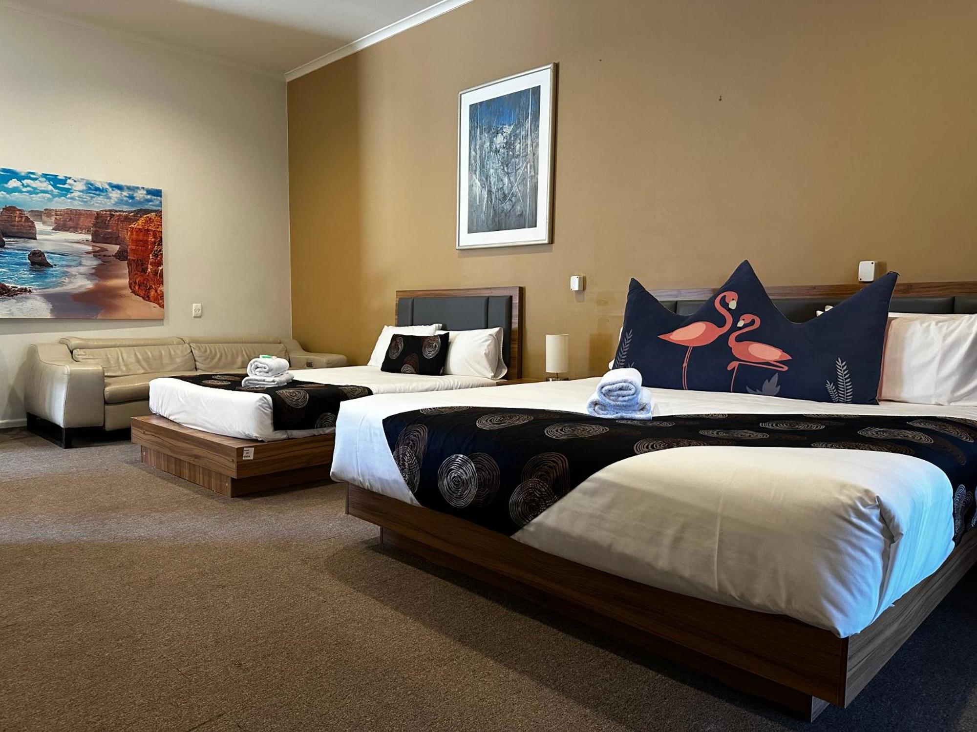 Greensborough 3* Melbourne