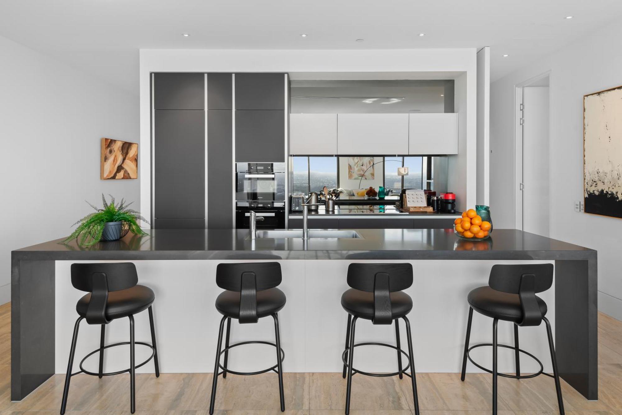 Complete Host Abode318