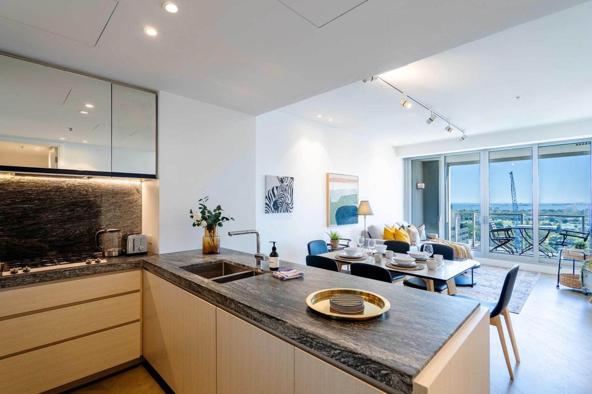 Luxury 2br - Stunning Bay View Cbd View Lv16 Apartment *