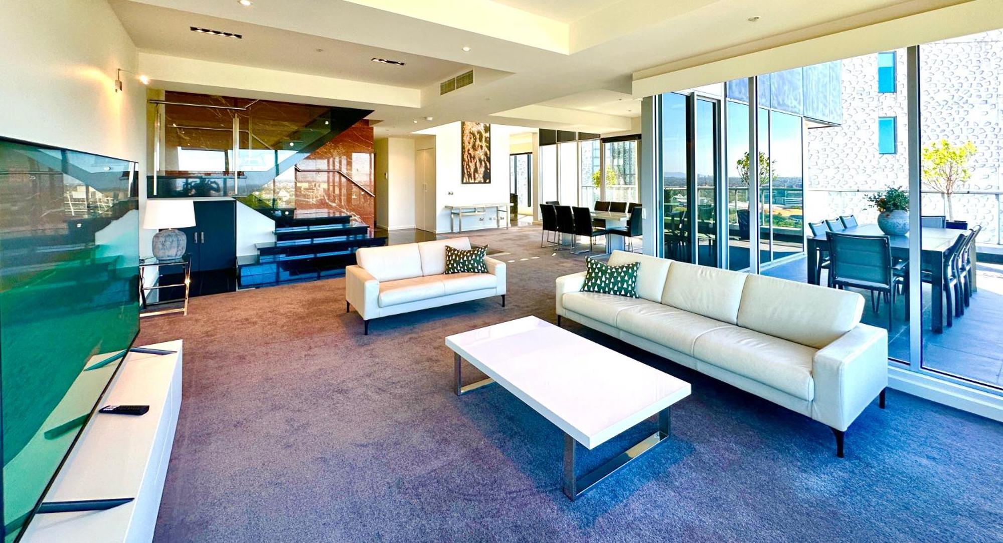 Apartment Luxury Duplex-penthouse Near Casino Mcec & Mcg