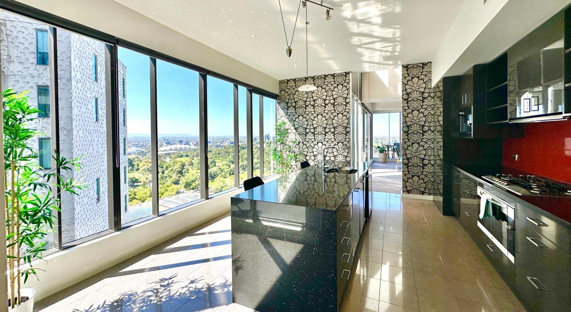 Luxury Duplex-penthouse Near Casino Mcec & Mcg