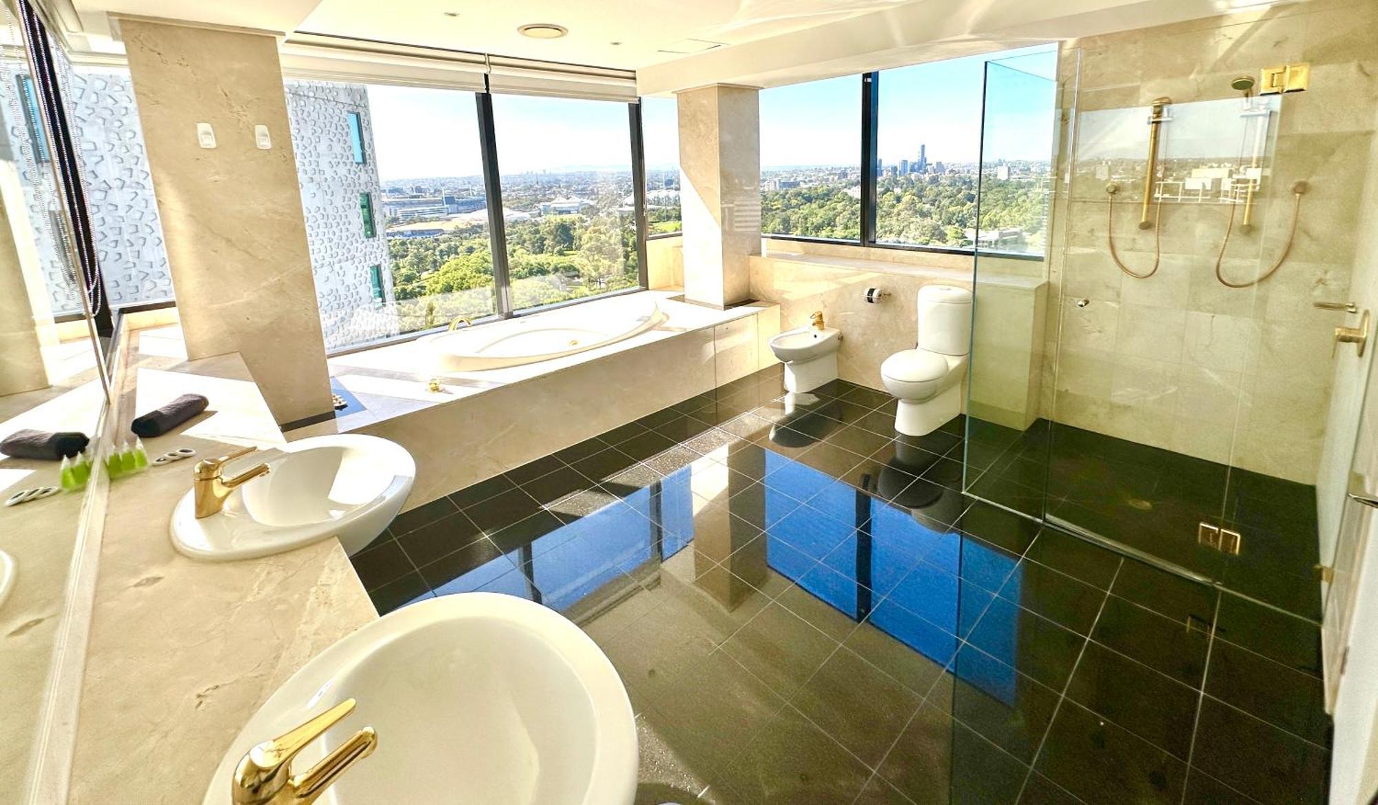 Apartment Luxury Duplex-penthouse Near Casino Mcec & Mcg *