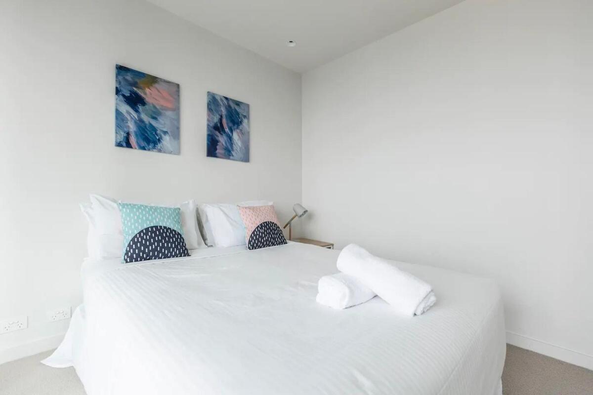 1br Cbd High Rise Unit! Apartment Melbourne