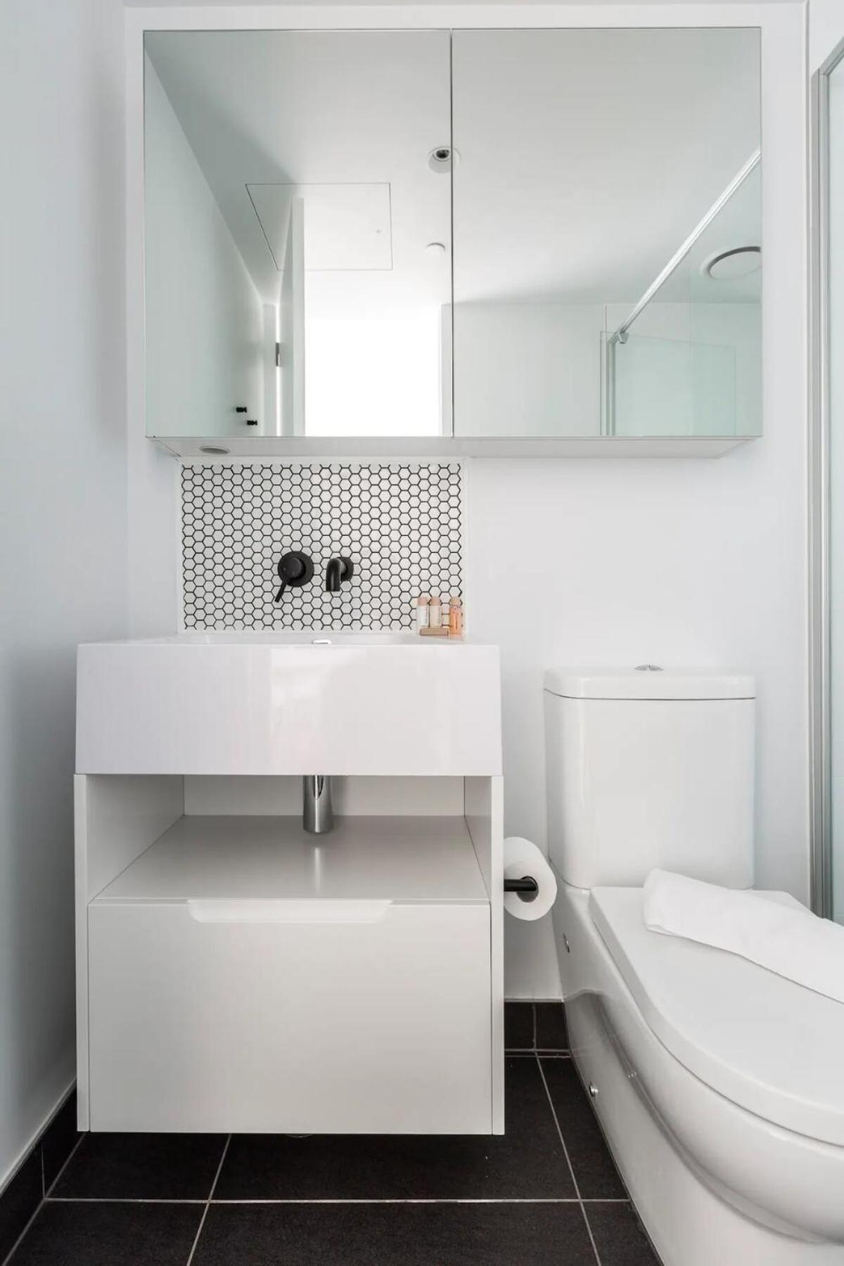 1br Cbd High Rise Unit! Apartment Melbourne
