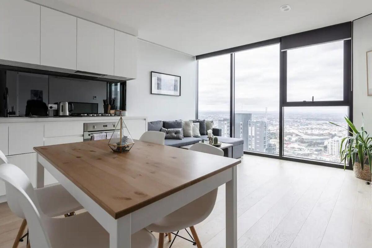 Apartment 1br Cbd High Rise Unit! *