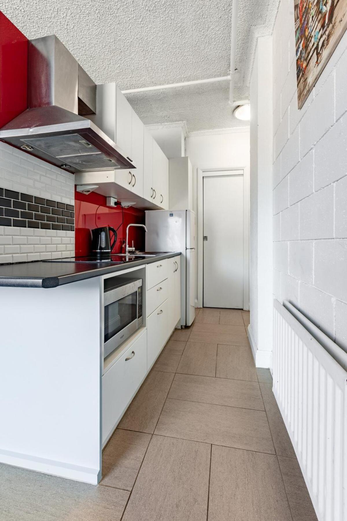 Apartment Prime Location - Newly Renovated Quaint 1br Apt! *