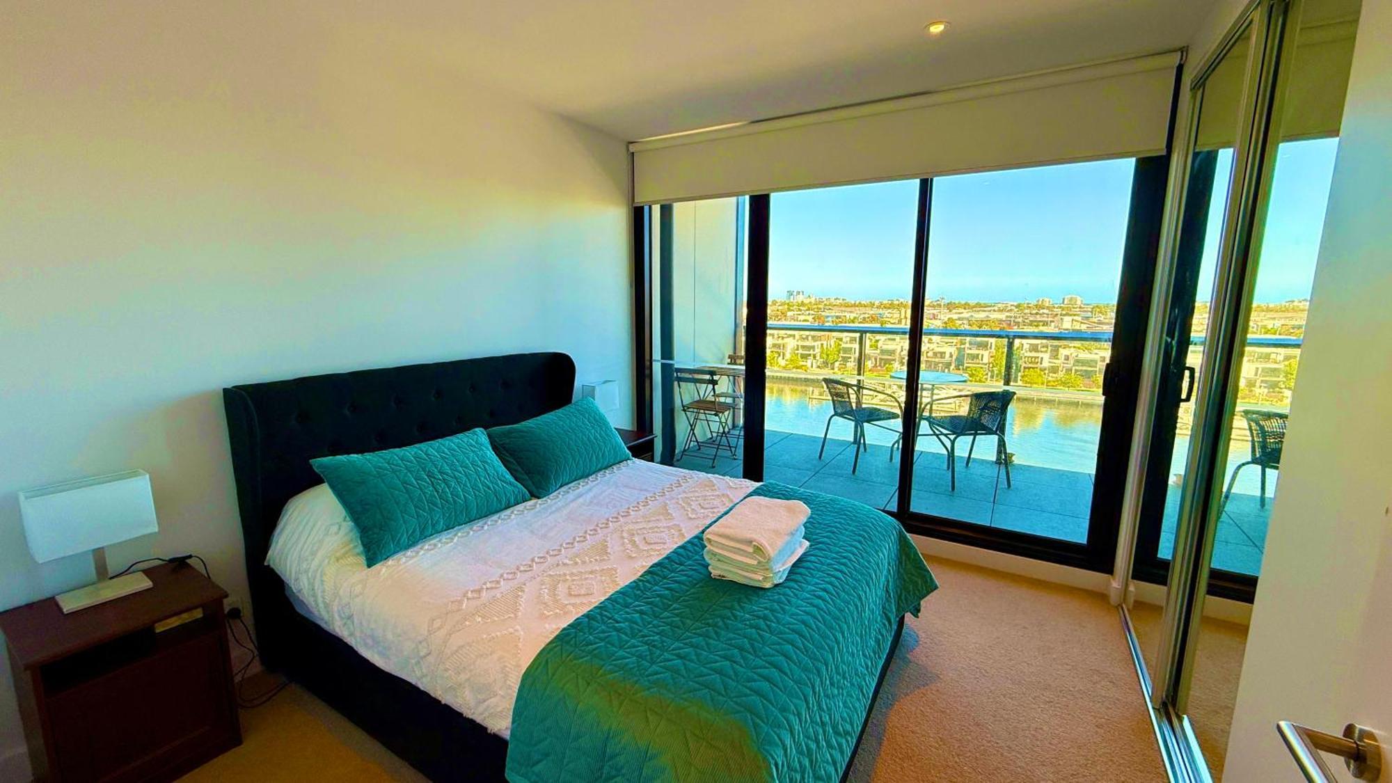 Yarra Accommodation-private Apartments-collins Wharf Waterfront, Docklands