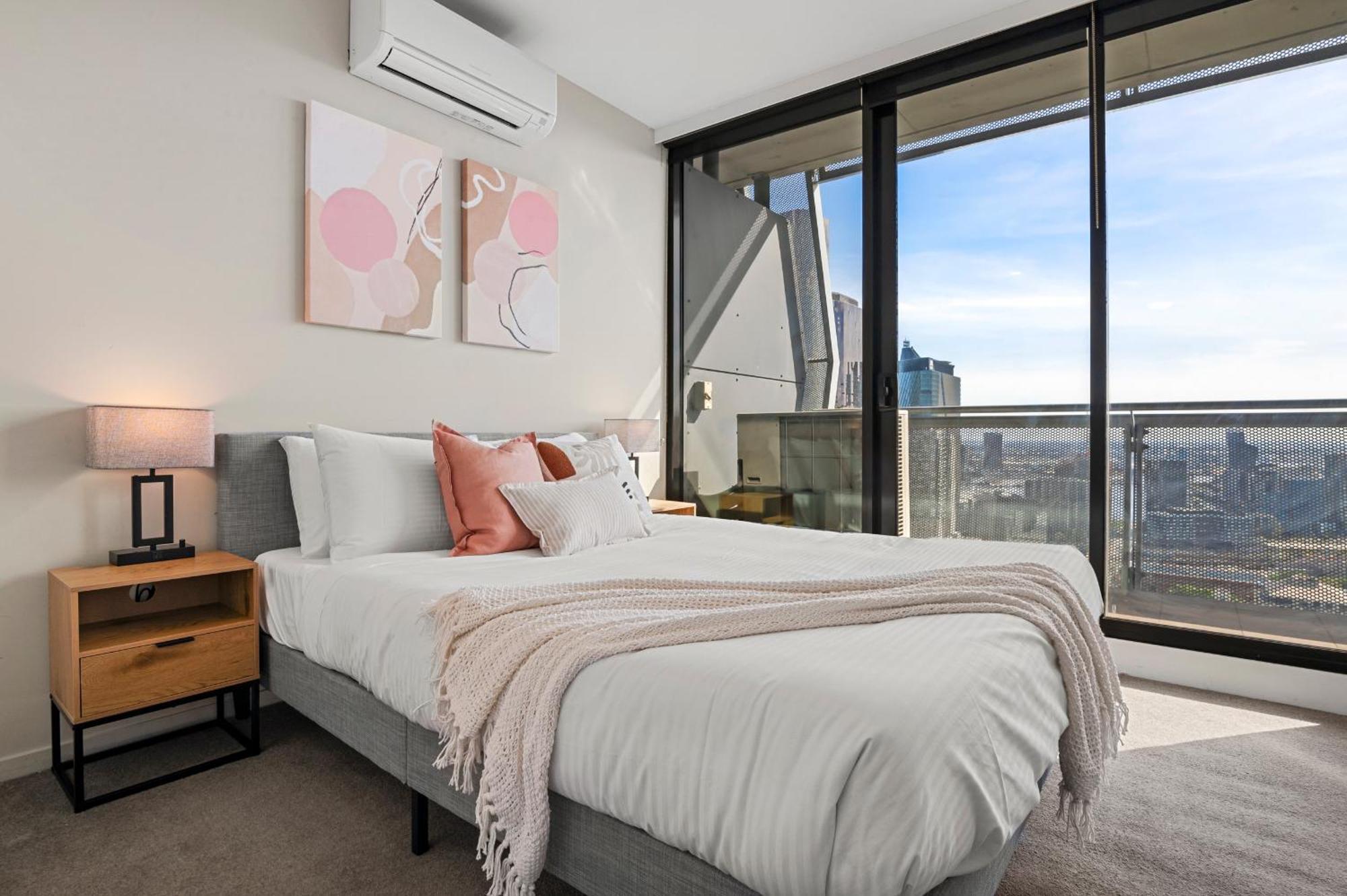 Breathtaking Views At Spacious In Cbd With Gym Apartamento
