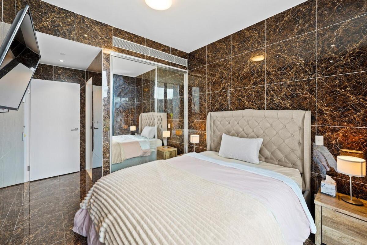 Unrivaled-views Waterfront Luxury Townhouse 3b4b2c * Melbourne