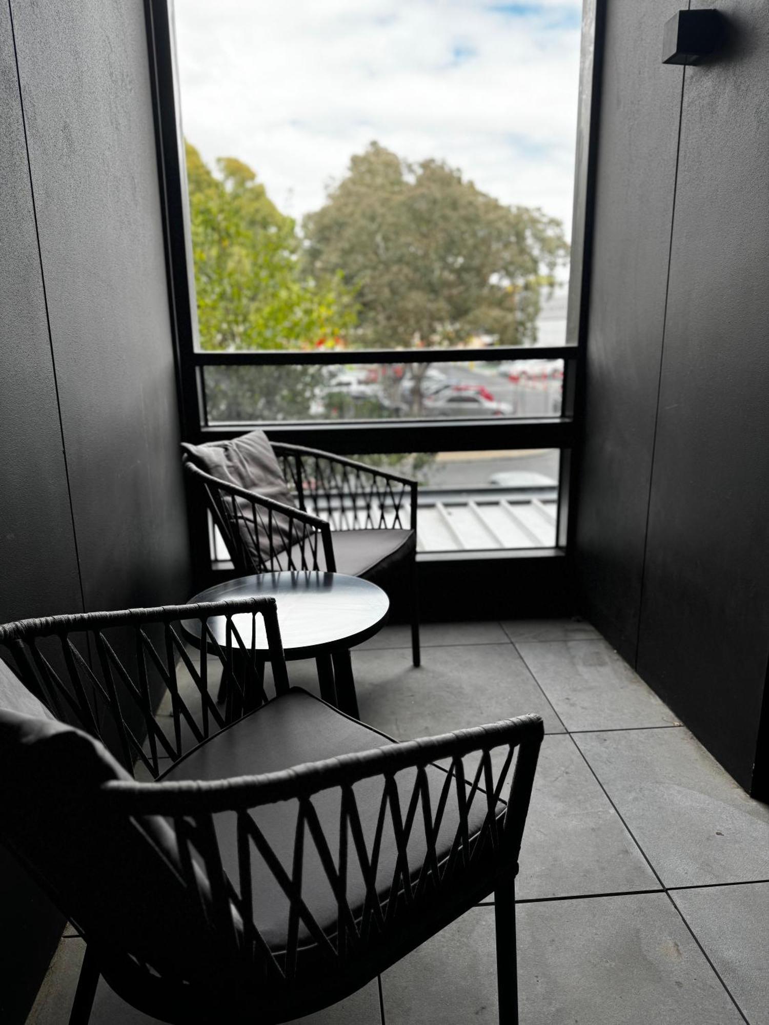 Brunswick With Car Park Apartment