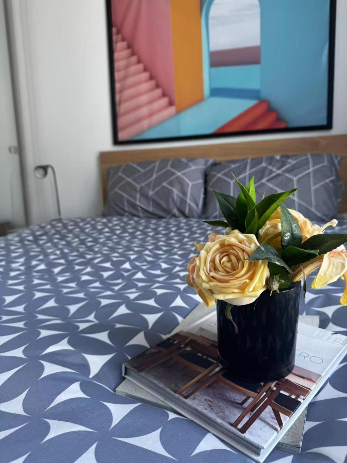 Amazing Views Balcony Cbd 2br For 6 Guests Apartment *